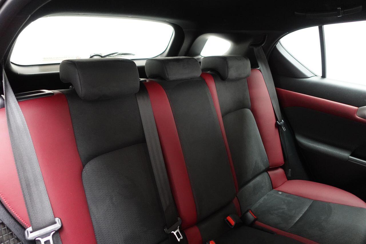 Lexus CT - Image 15