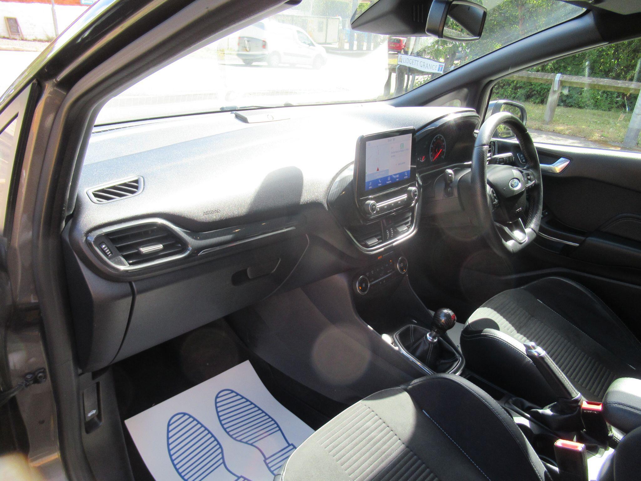 Ford Fiesta - Image 16