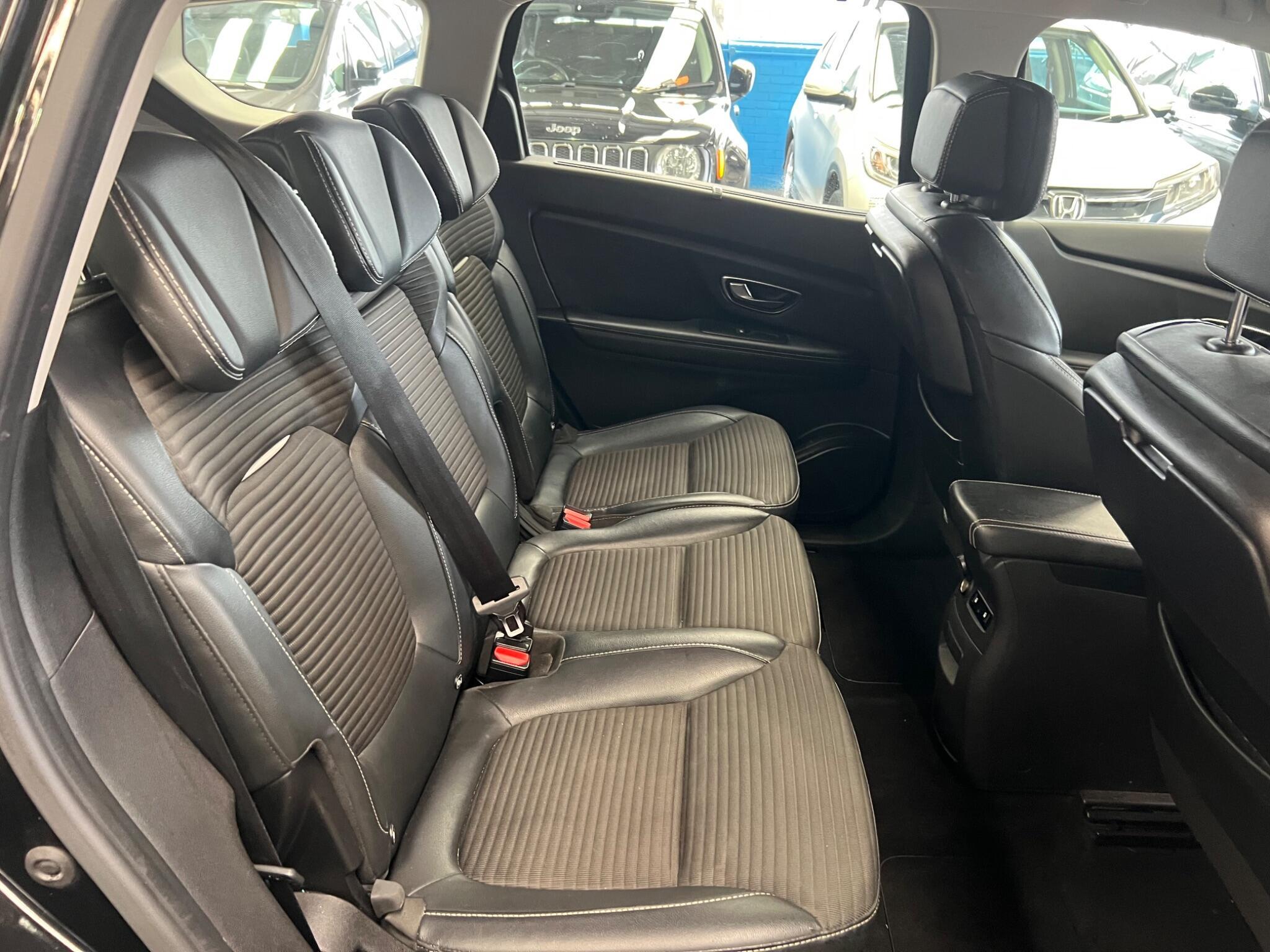 Renault Grand Scenic - Image 23