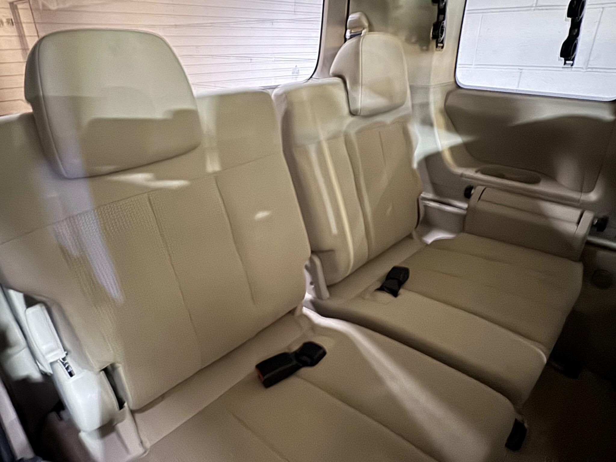 Mitsubishi Delica - Image 11