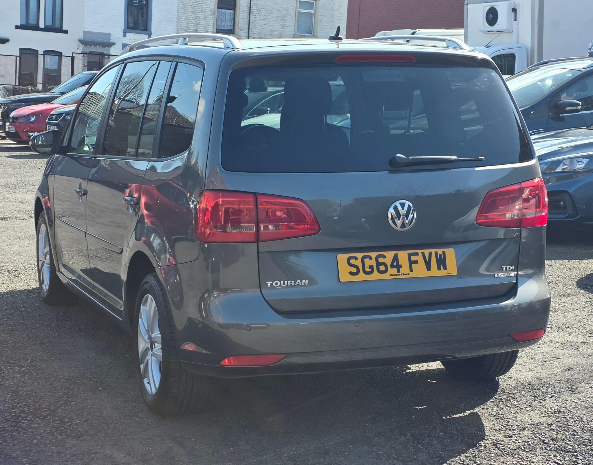 Volkswagen Touran - Image 5