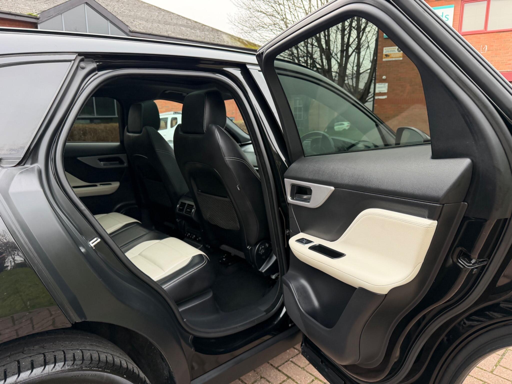 Jaguar F-Pace - Image 57