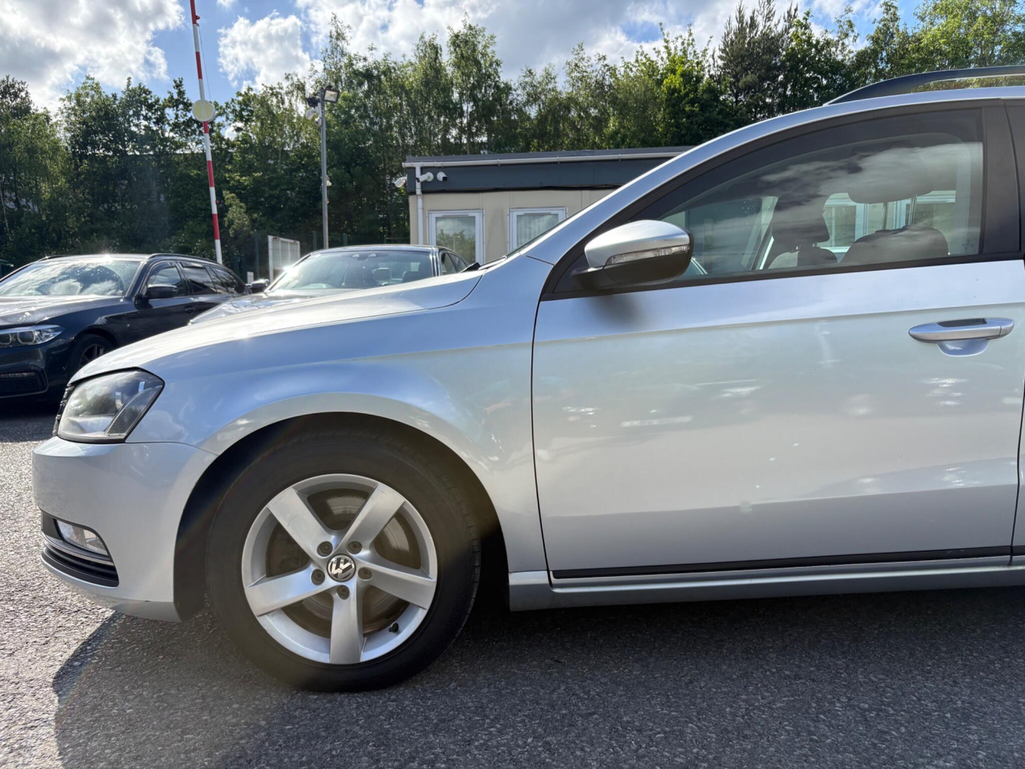 Volkswagen Passat - Image 10