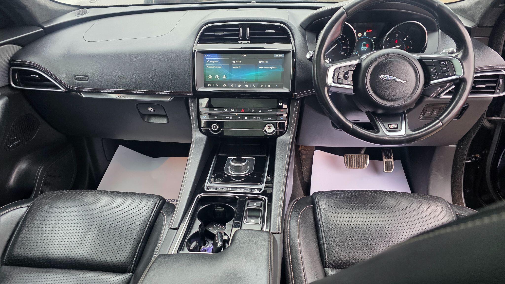 Jaguar F-Pace - Image 29