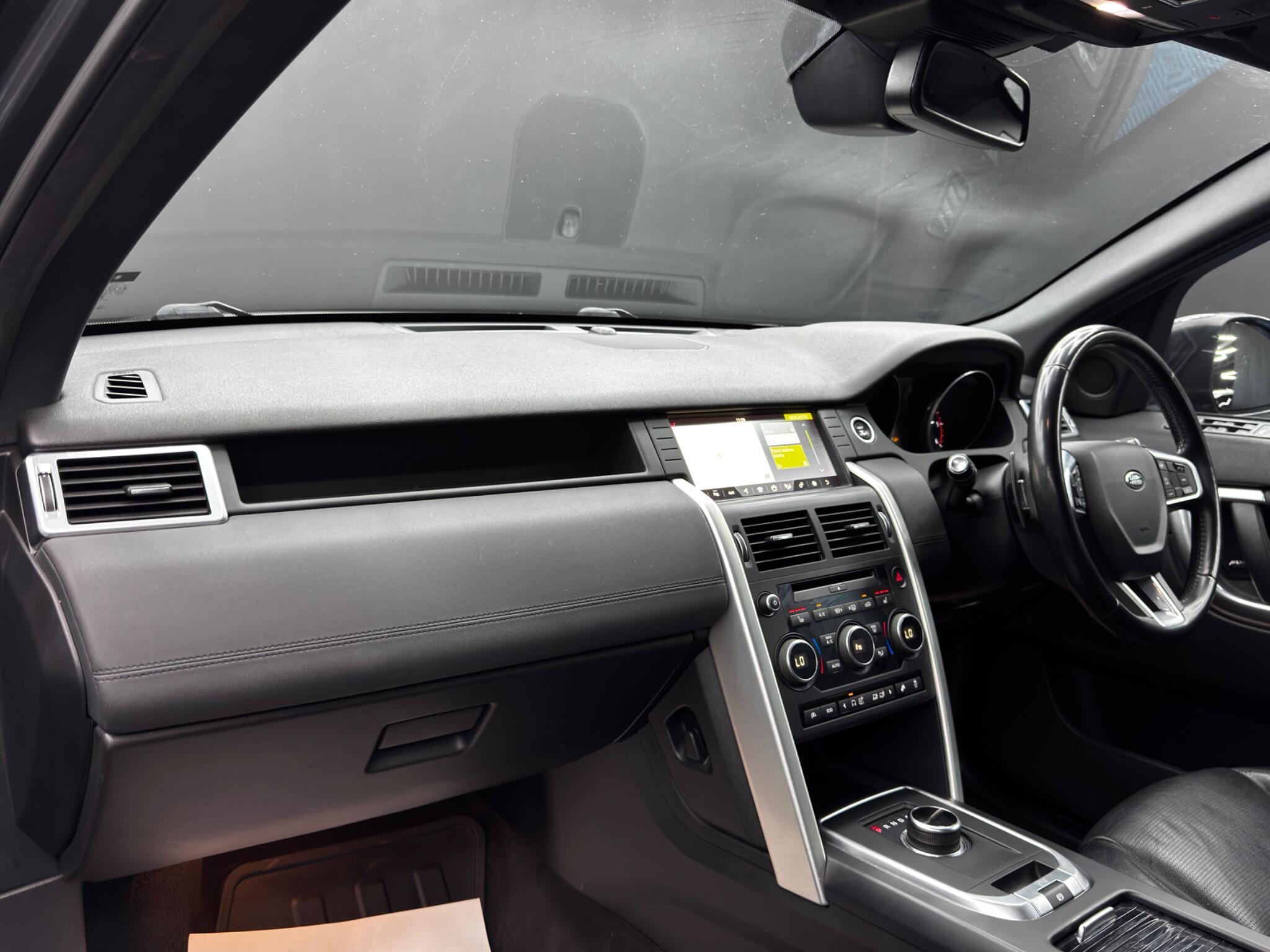 Land Rover DISCOVERY SPORT - Image 11
