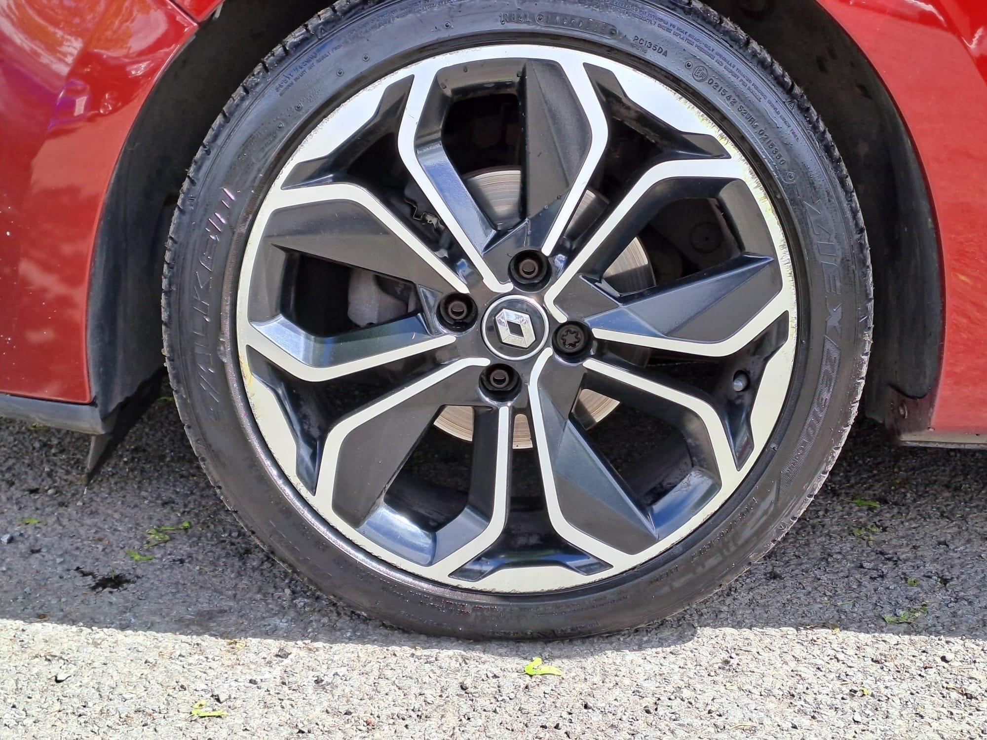 Renault Clio - Image 50