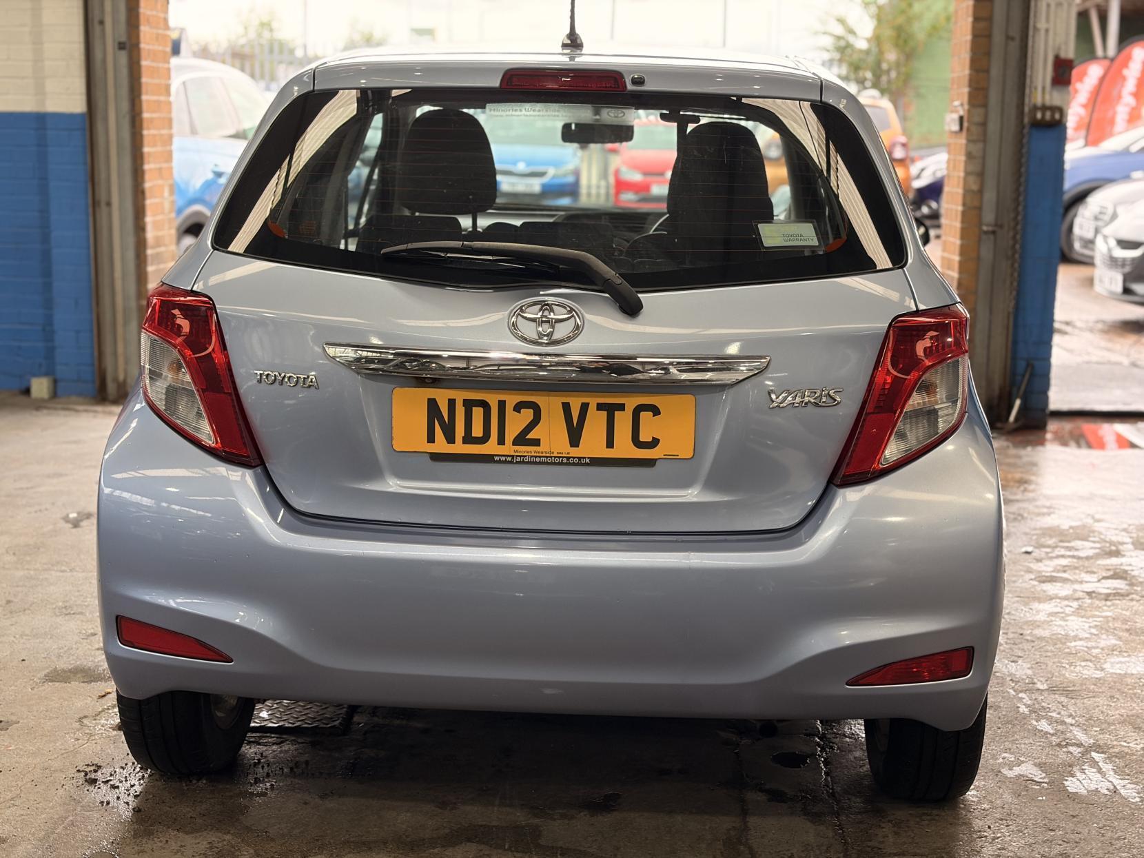Toyota Yaris - Image 6