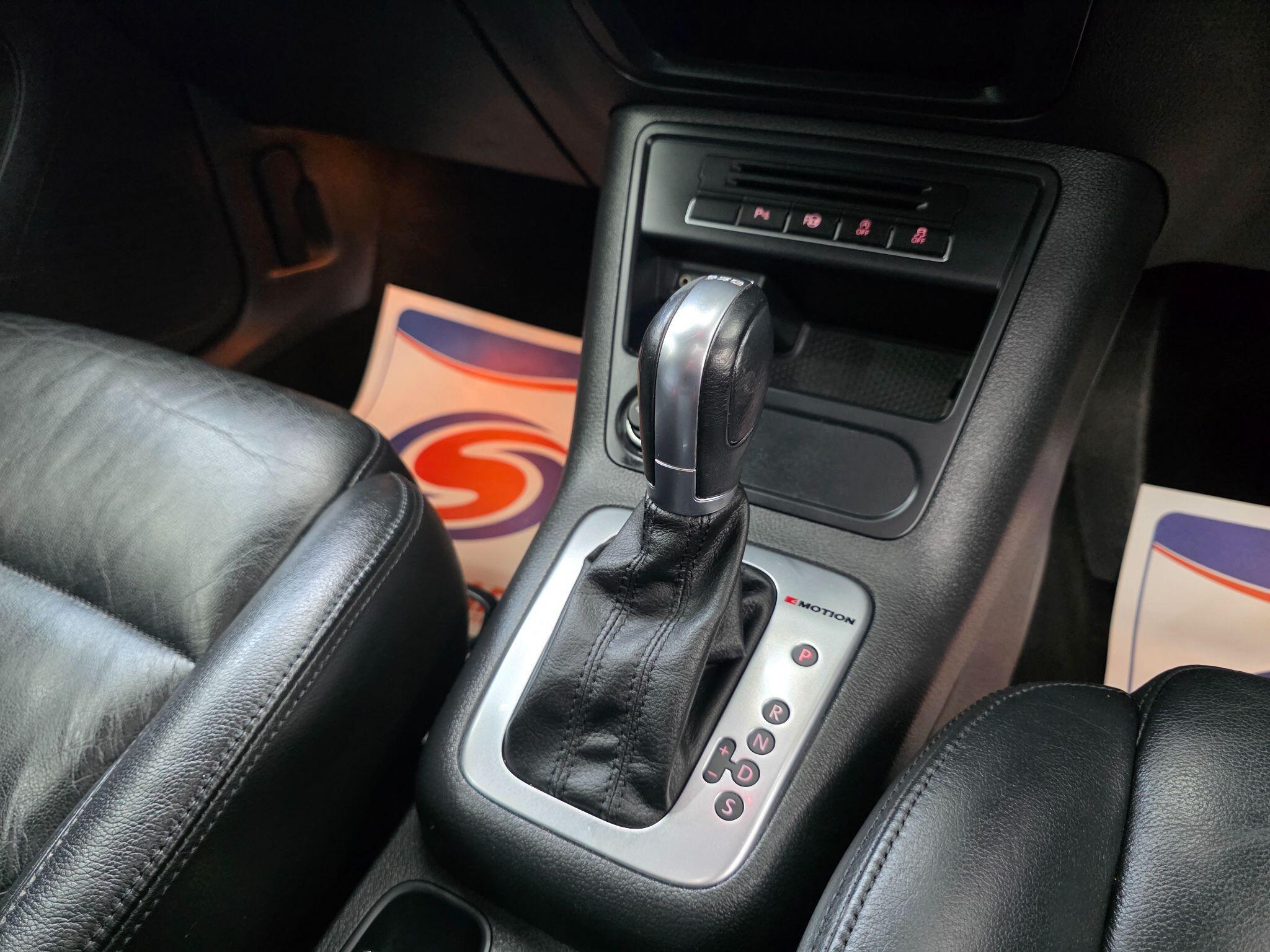 Volkswagen Tiguan - Image 18