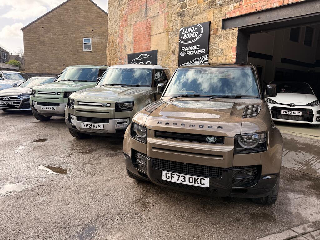 Land Rover Defender 90 - Image 16