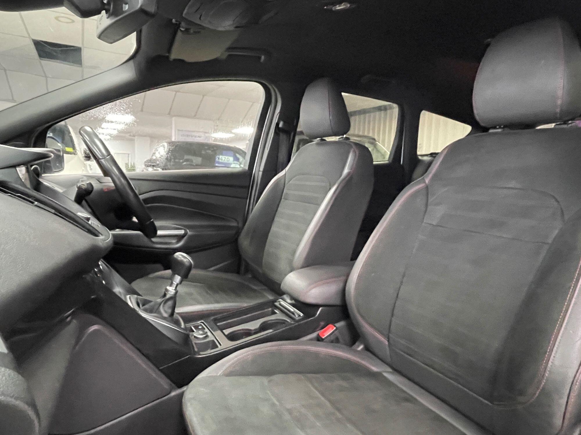 Ford Kuga - Image 33