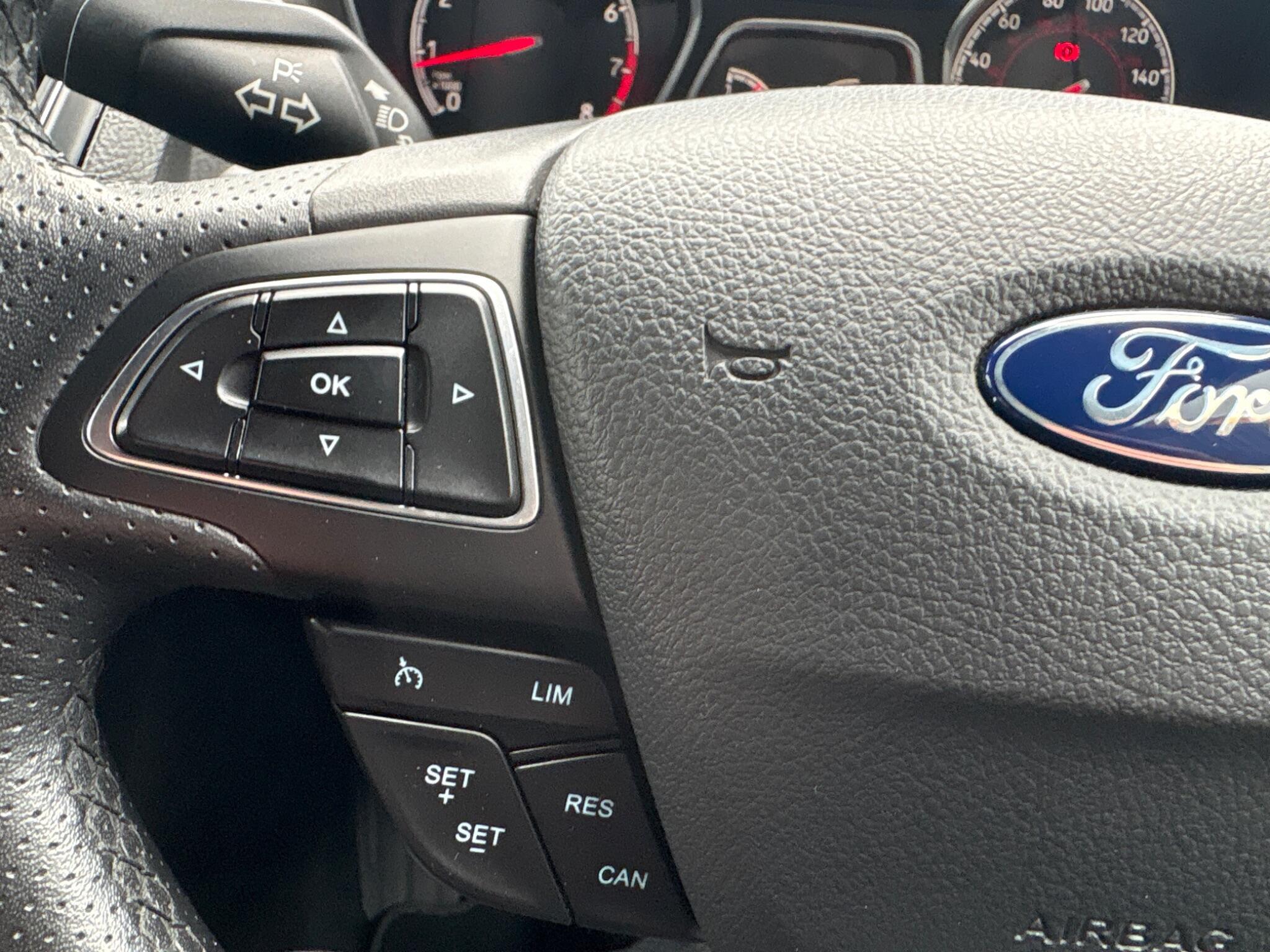 Ford Focus - Image 38