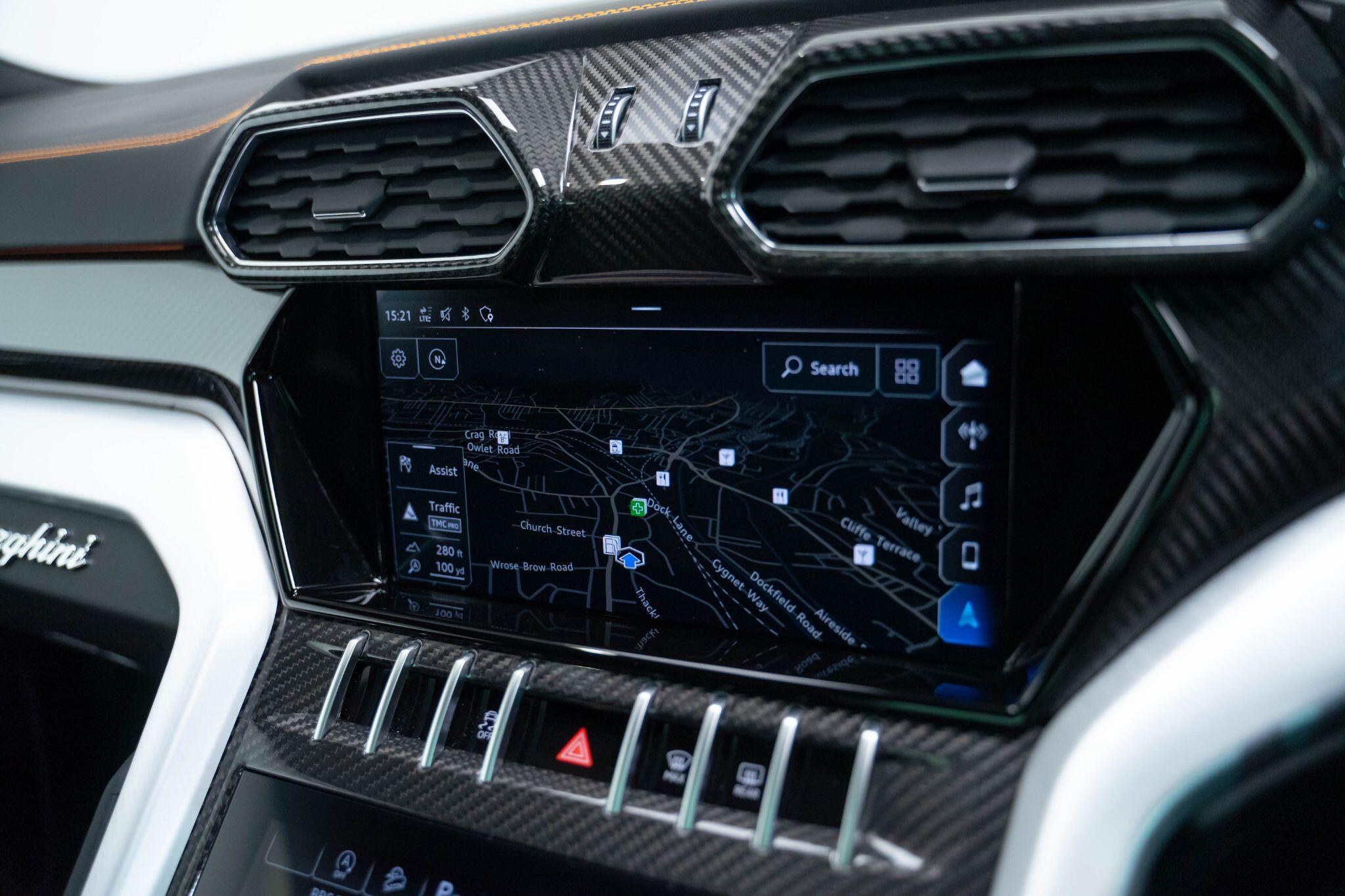 Lamborghini Urus - Image 33