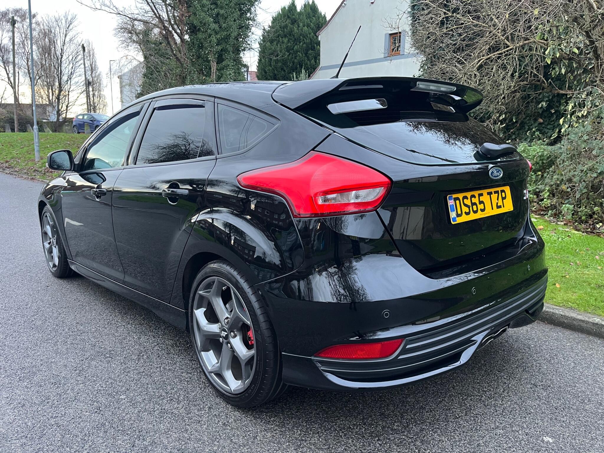 Ford Focus - Image 7