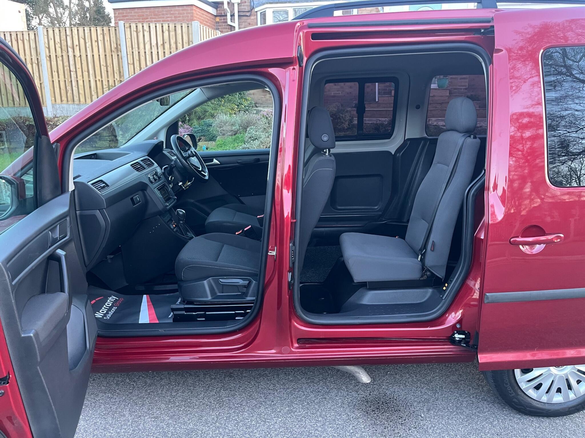 Volkswagen Caddy Life - Image 15