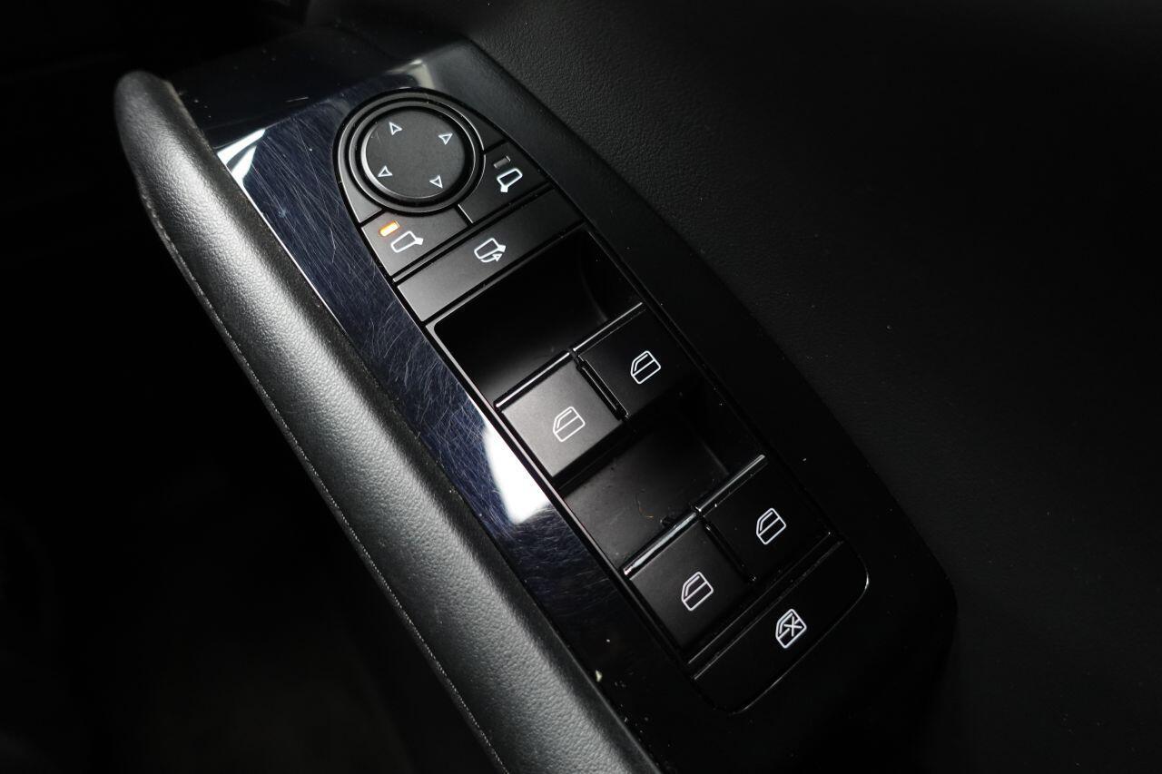 Mazda MAZDA3 - Image 47