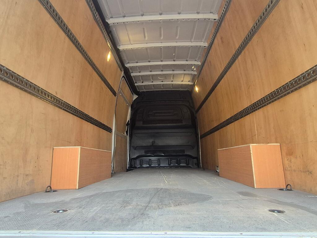 Mercedes Sprinter - Image 12