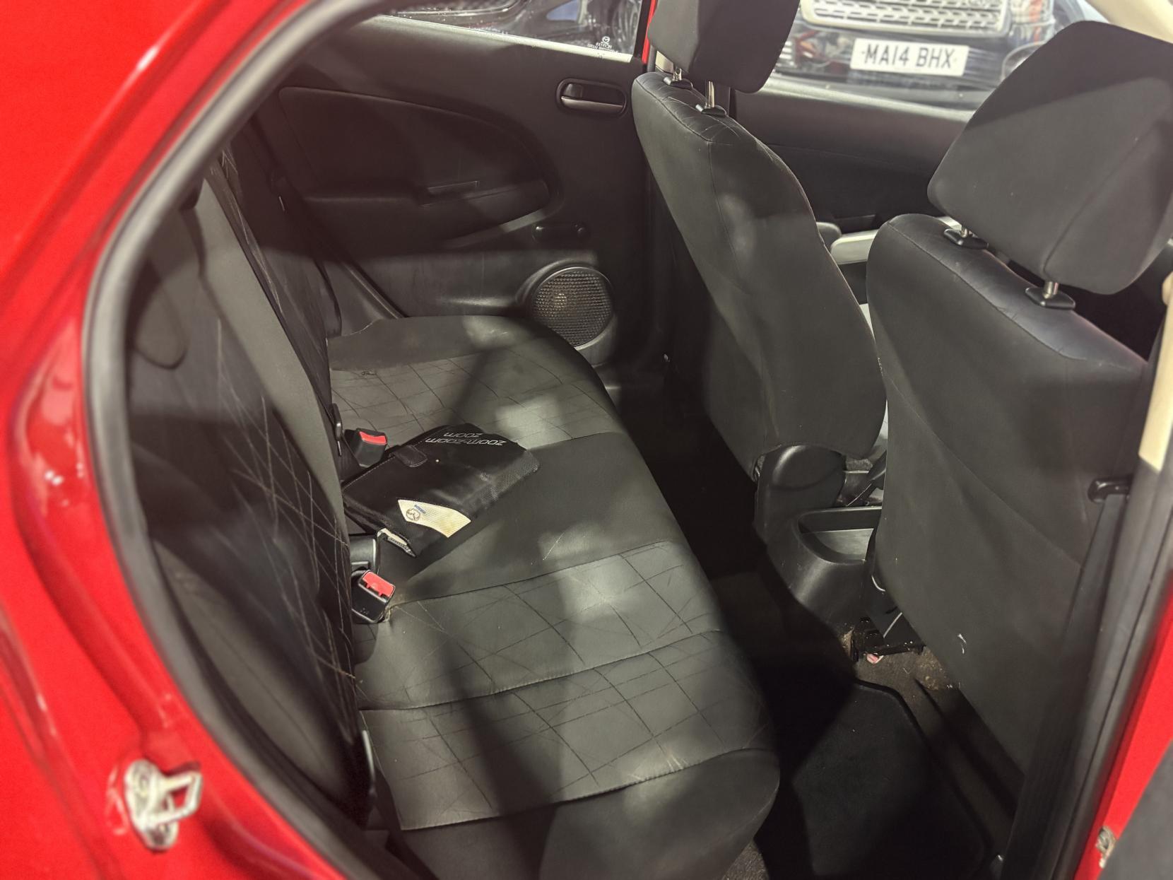 Mazda MAZDA2 - Image 17