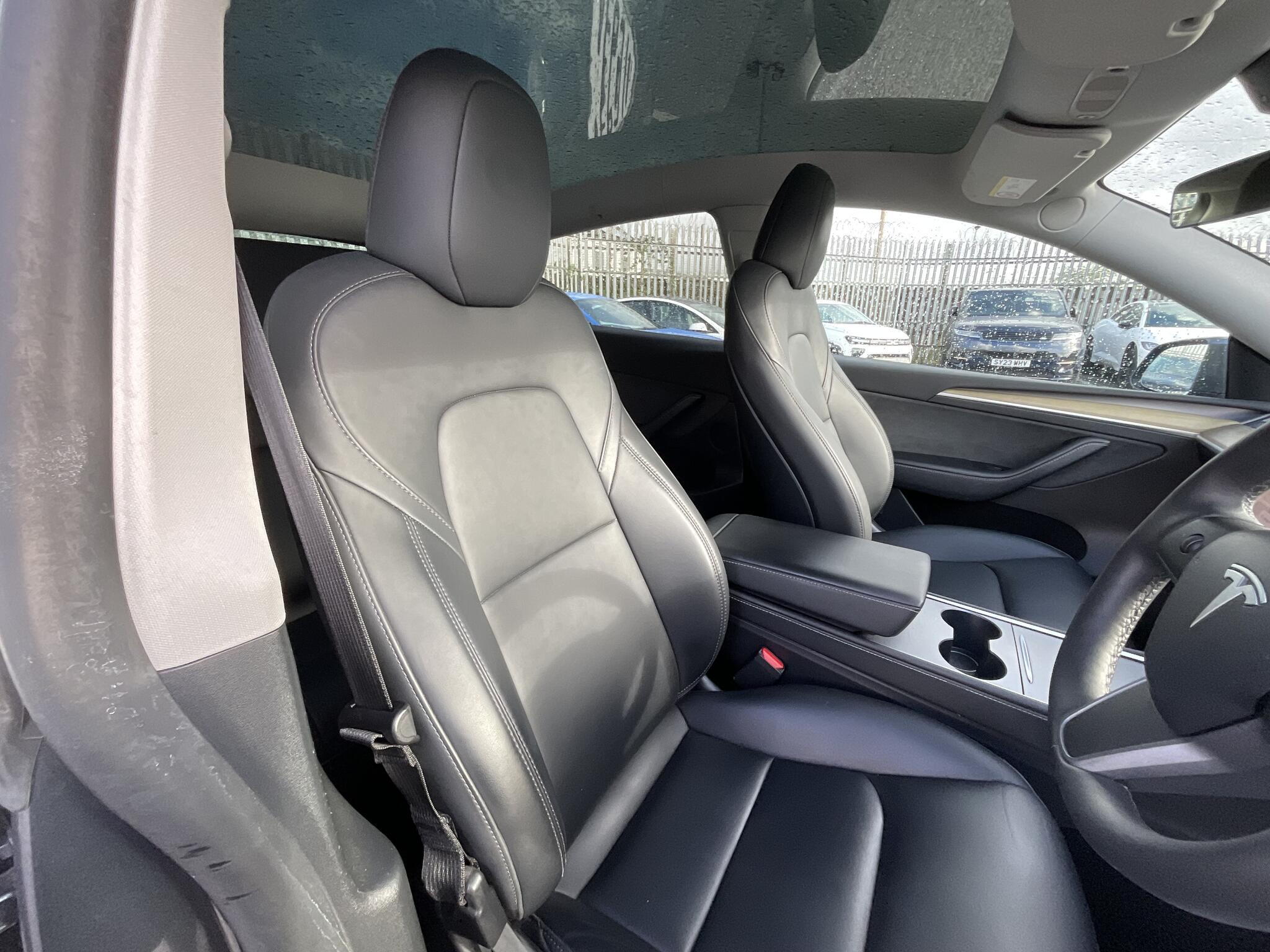 Tesla Model Y - Image 8