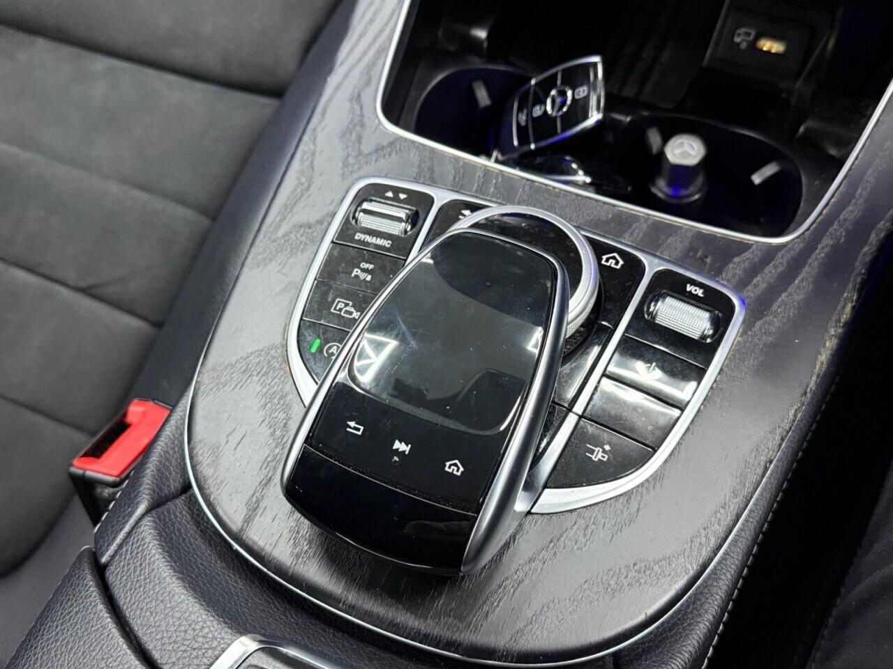 Mercedes E-Class - Image 27