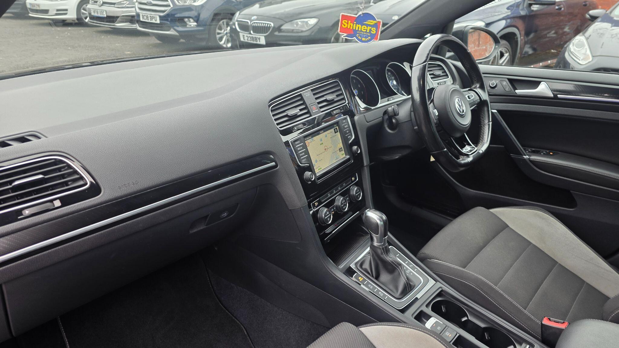 Volkswagen Golf - Image 14