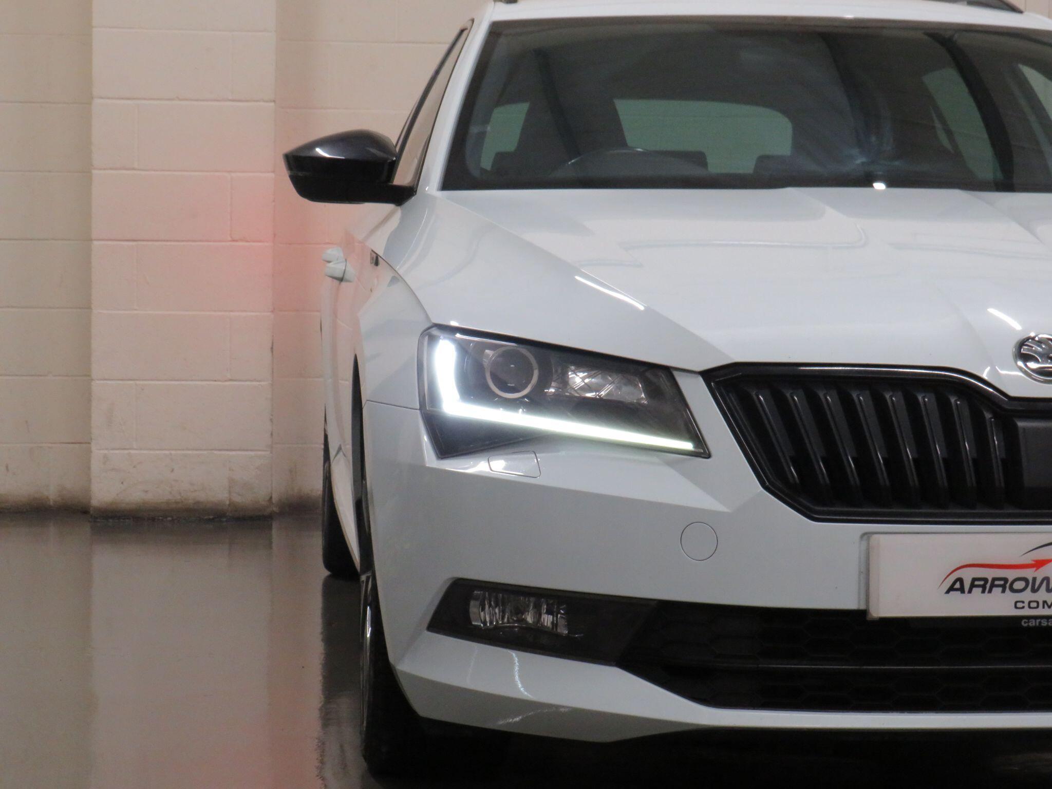 Skoda Superb - Image 11