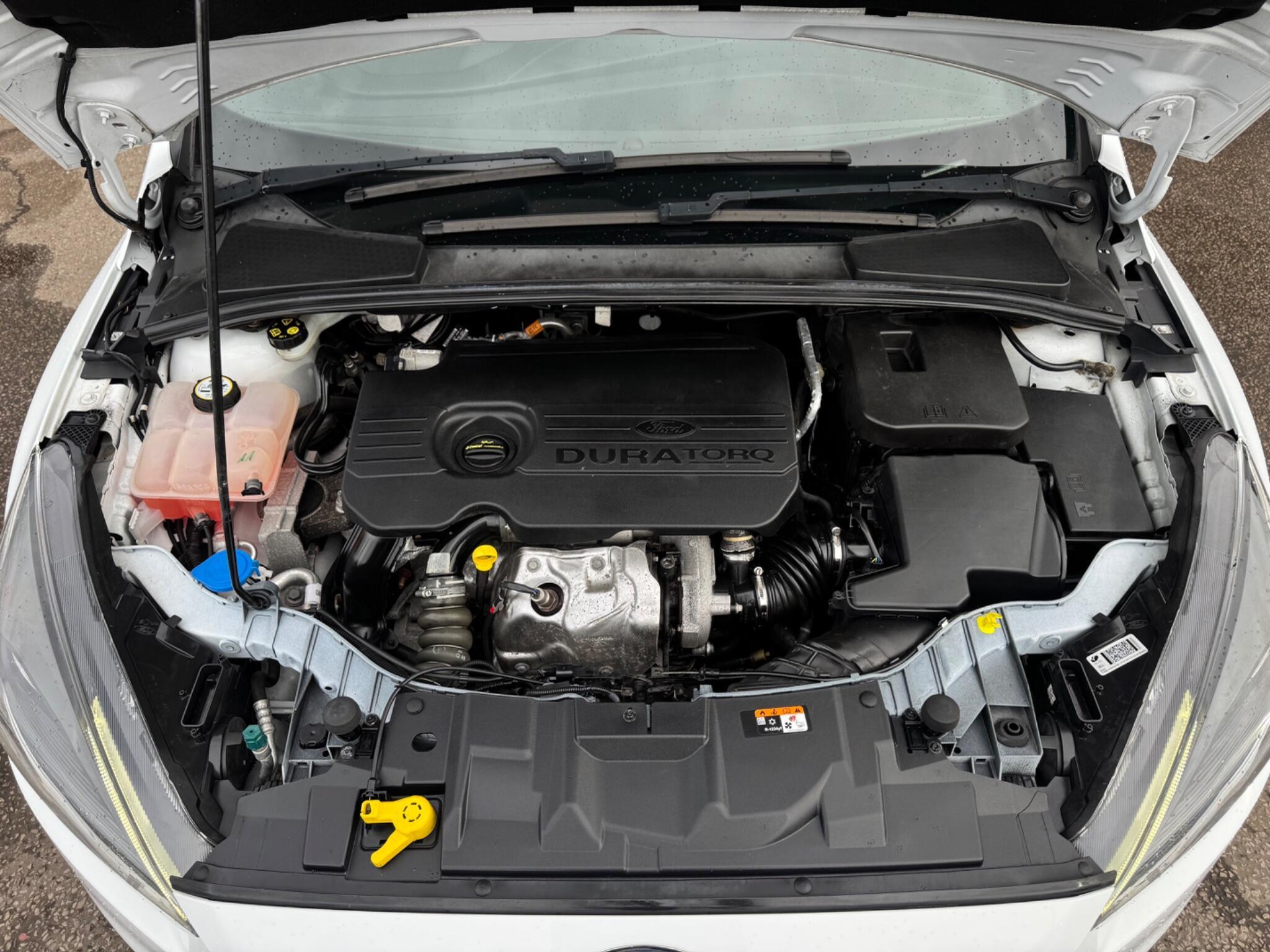 Ford Focus - Image 21