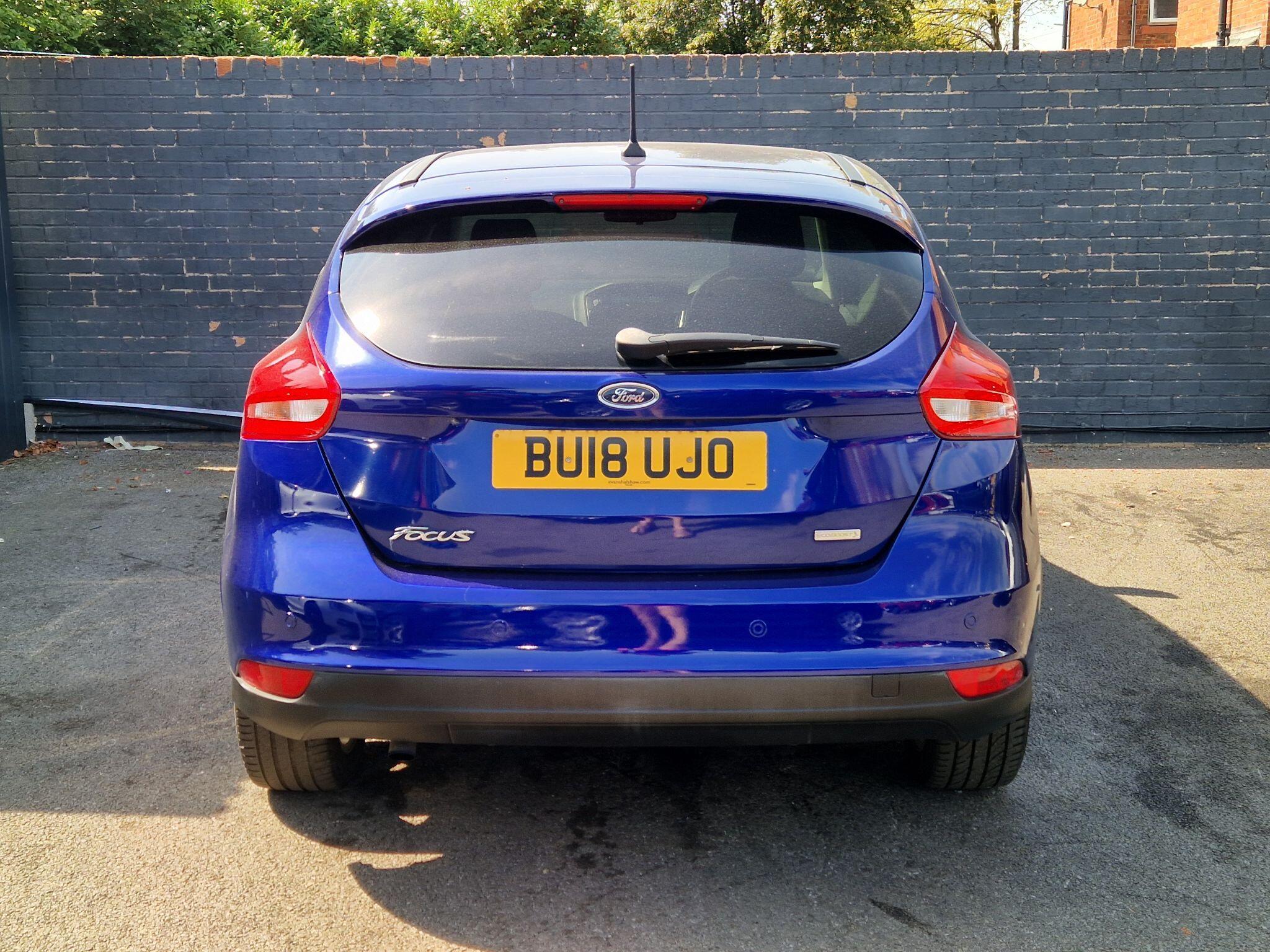 Ford Focus - Image 9
