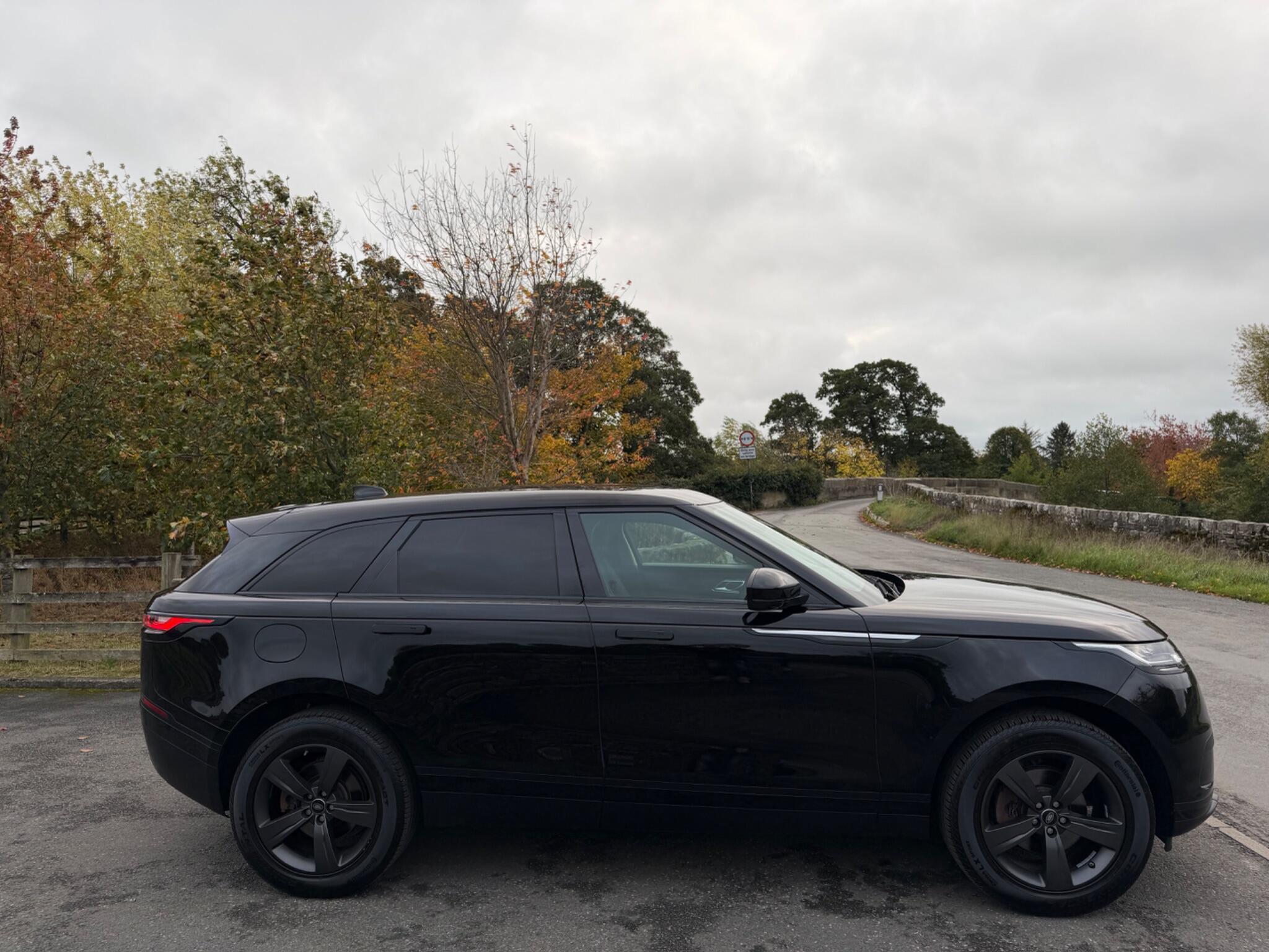 Land Rover Range Rover Velar - Image 10