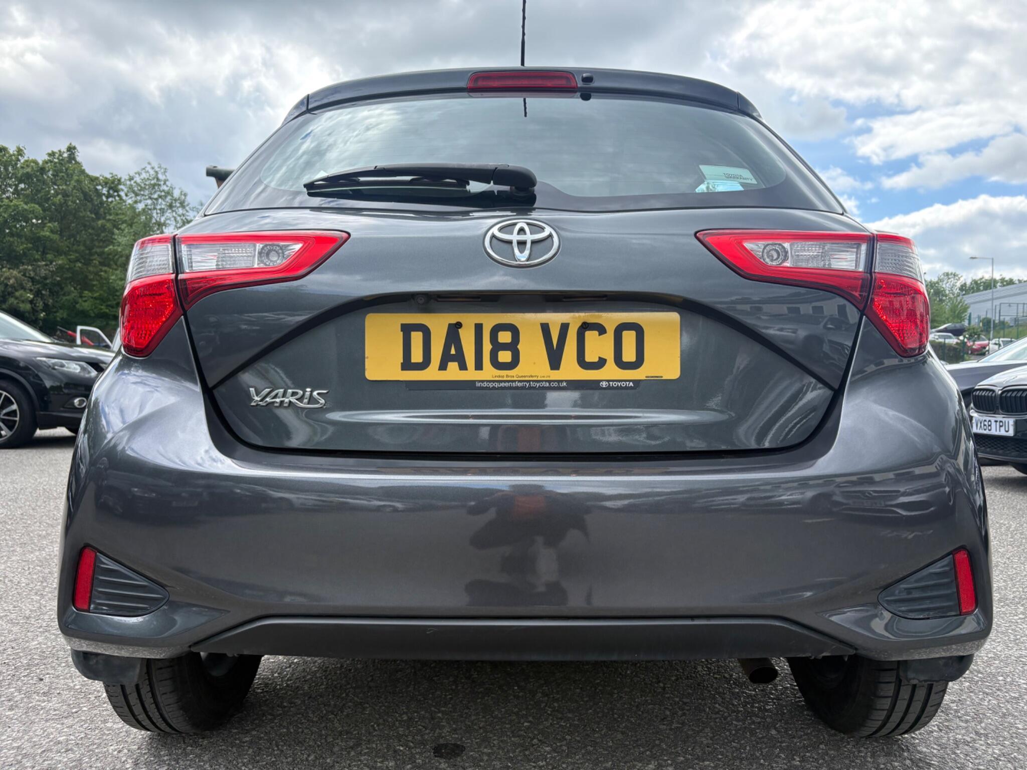 Toyota Yaris - Image 18