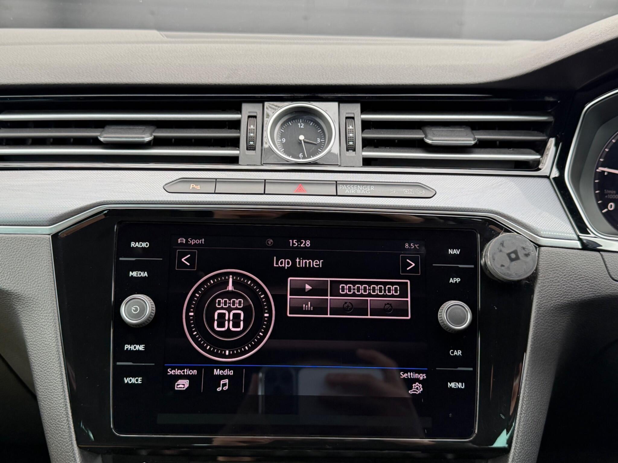 Volkswagen Passat - Image 53