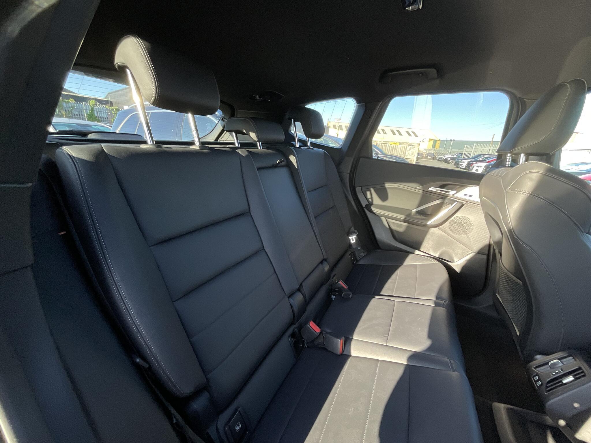 BMW iX1 - Image 13