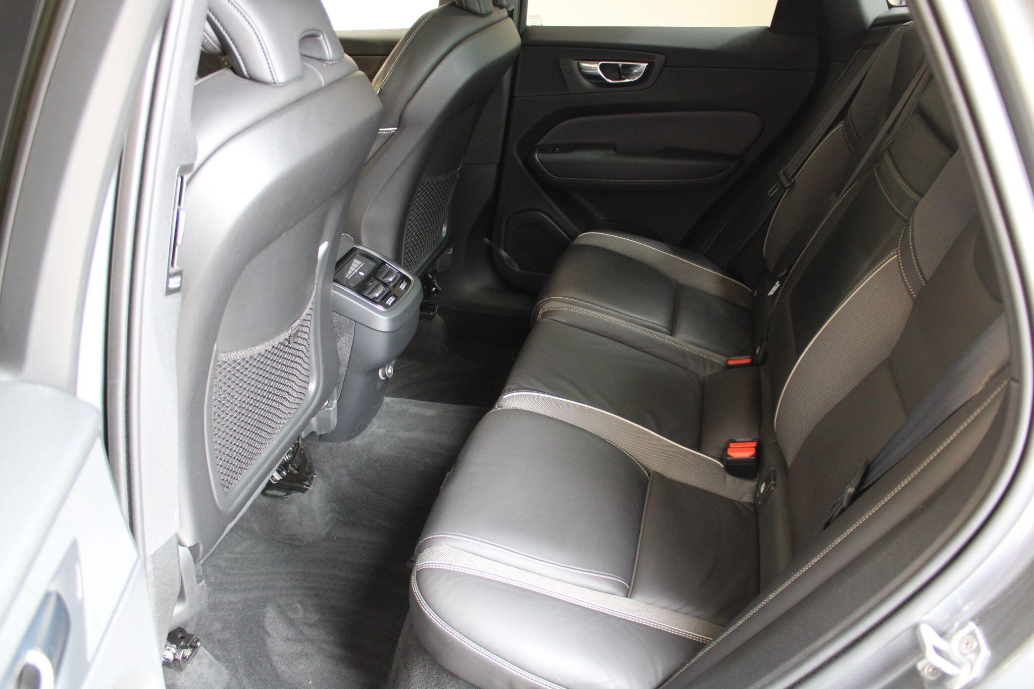 Volvo XC60 - Image 43