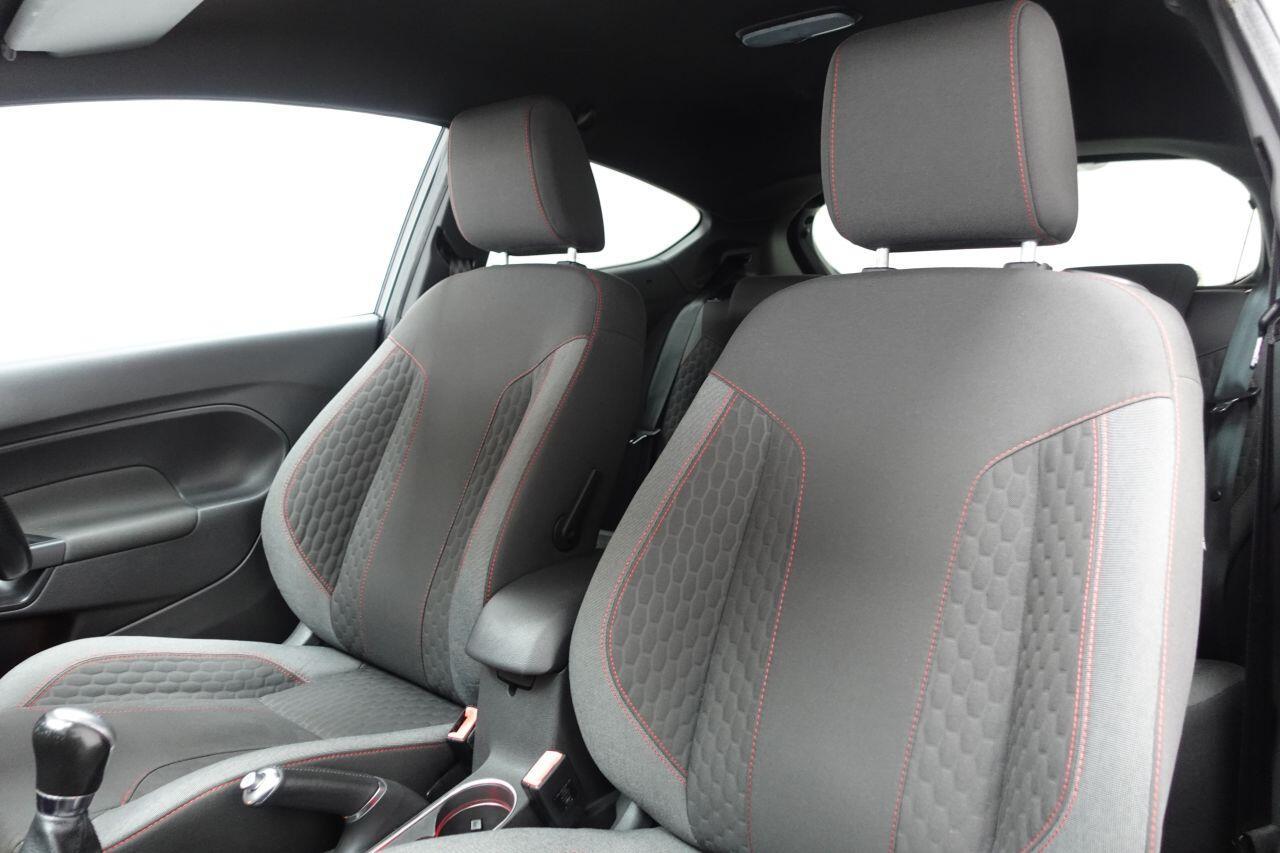 Ford Fiesta - Image 17