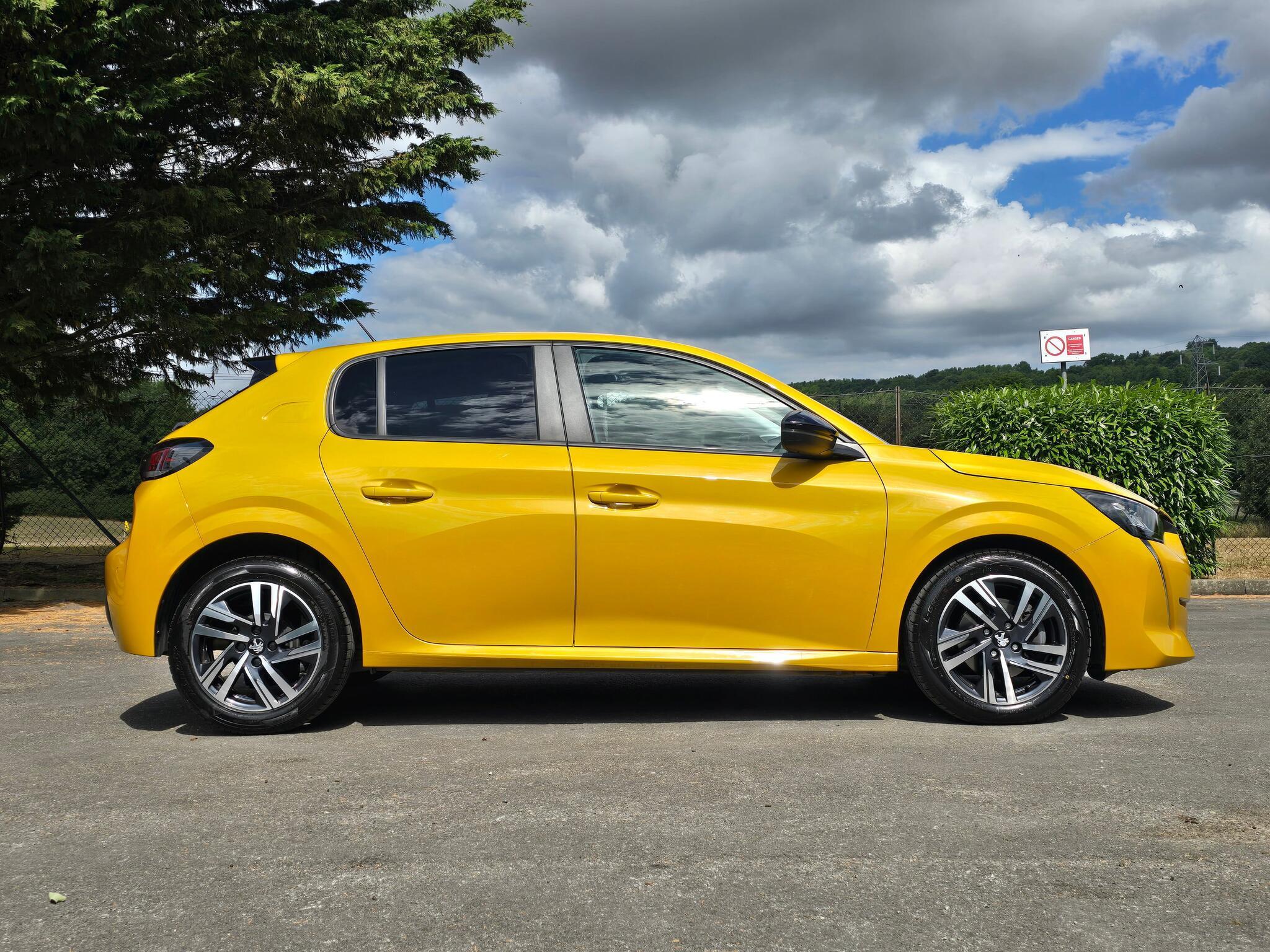 Peugeot 208 - Image 14