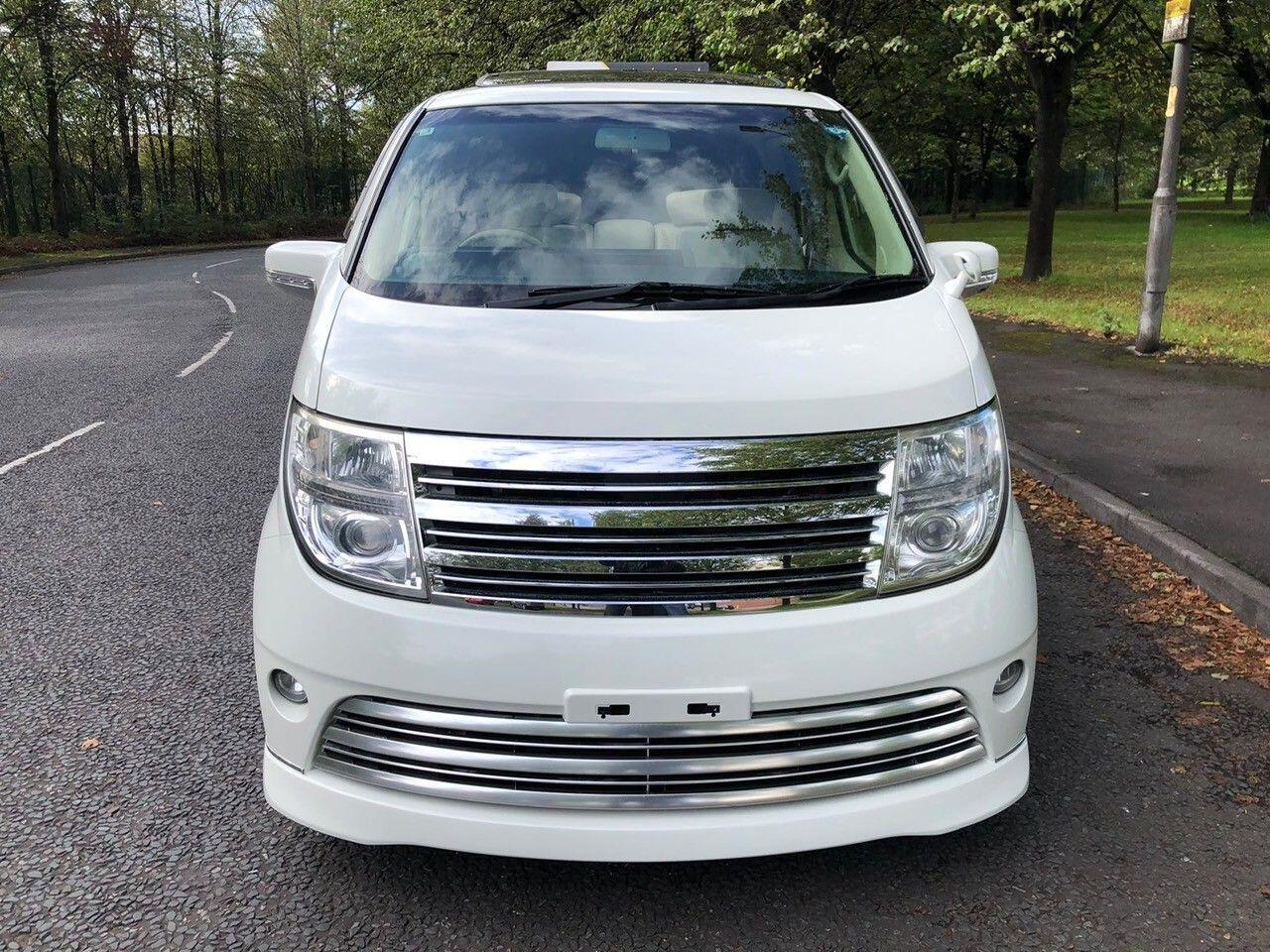 Nissan Elgrand - Image 2