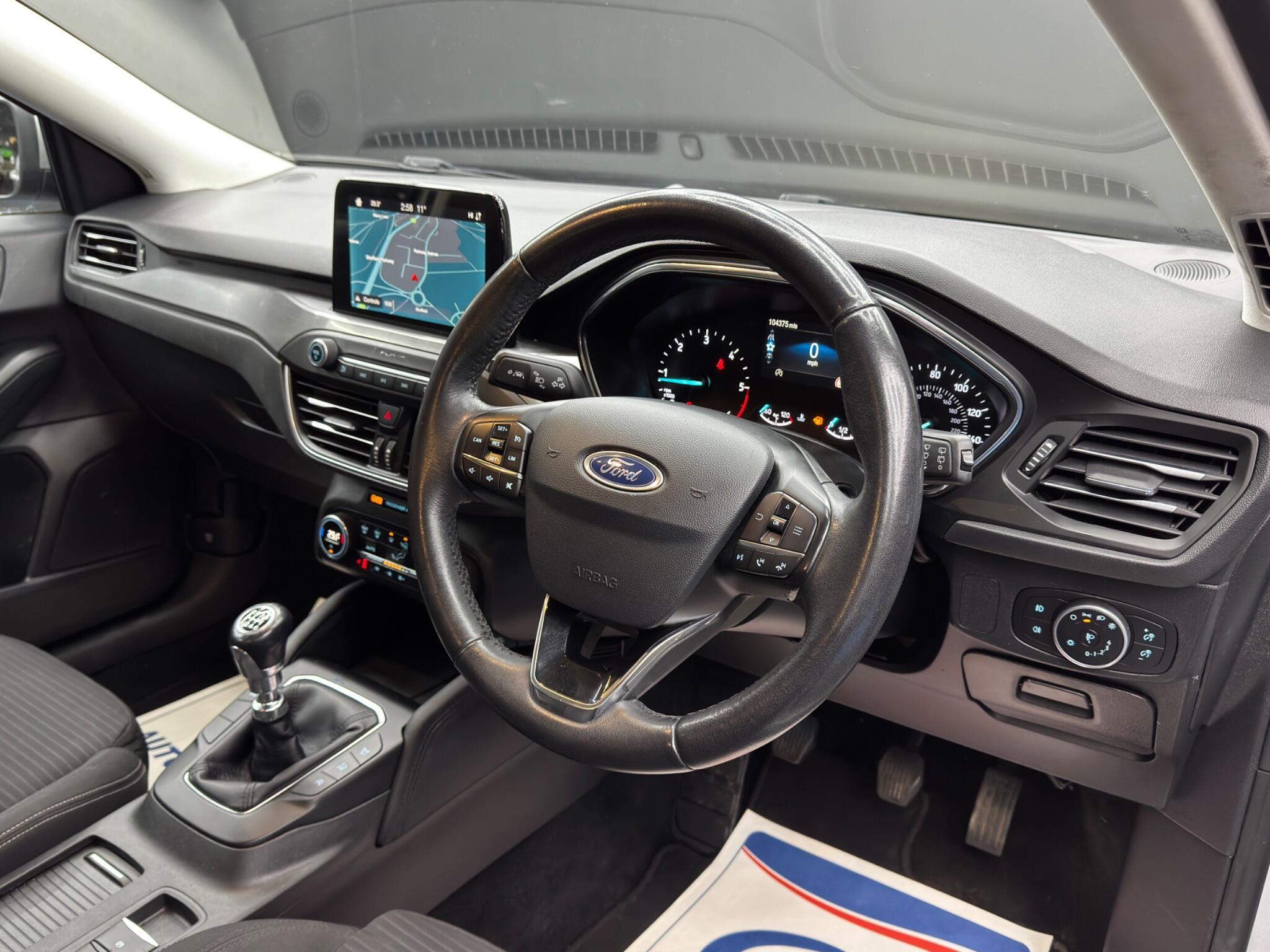 Ford Focus - Image 11