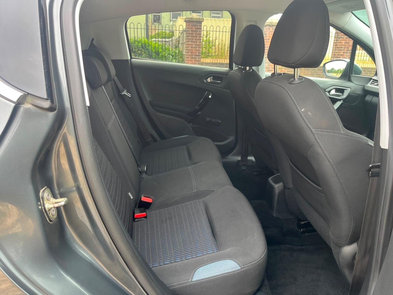 Peugeot 208 - Image 10