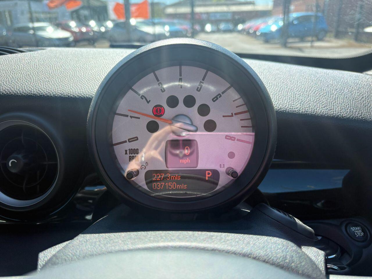 MINI Roadster - Image 13