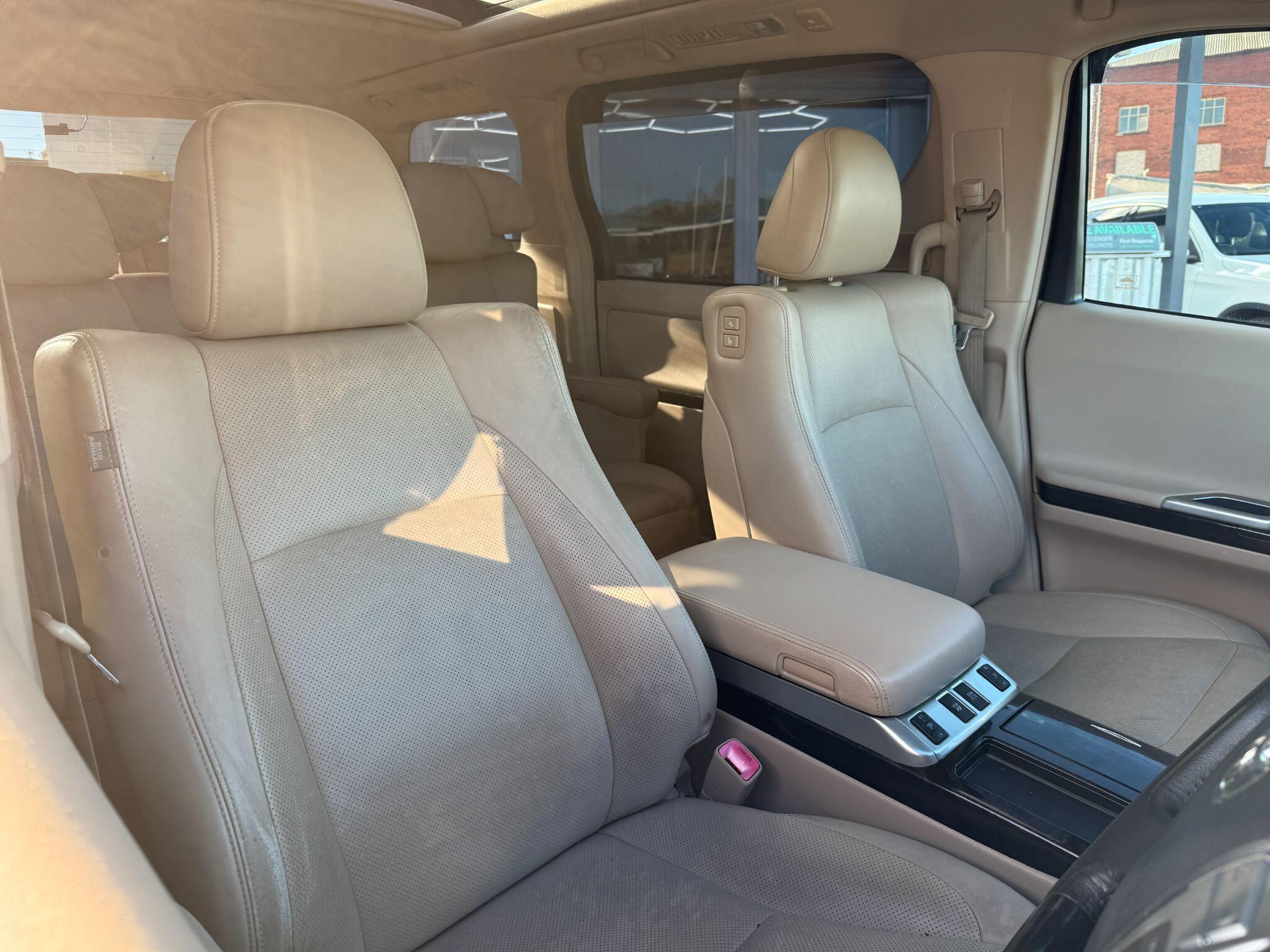 Toyota Alphard - Image 26