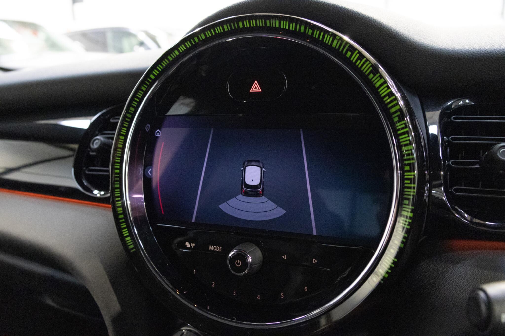 MINI Hatch - Image 20