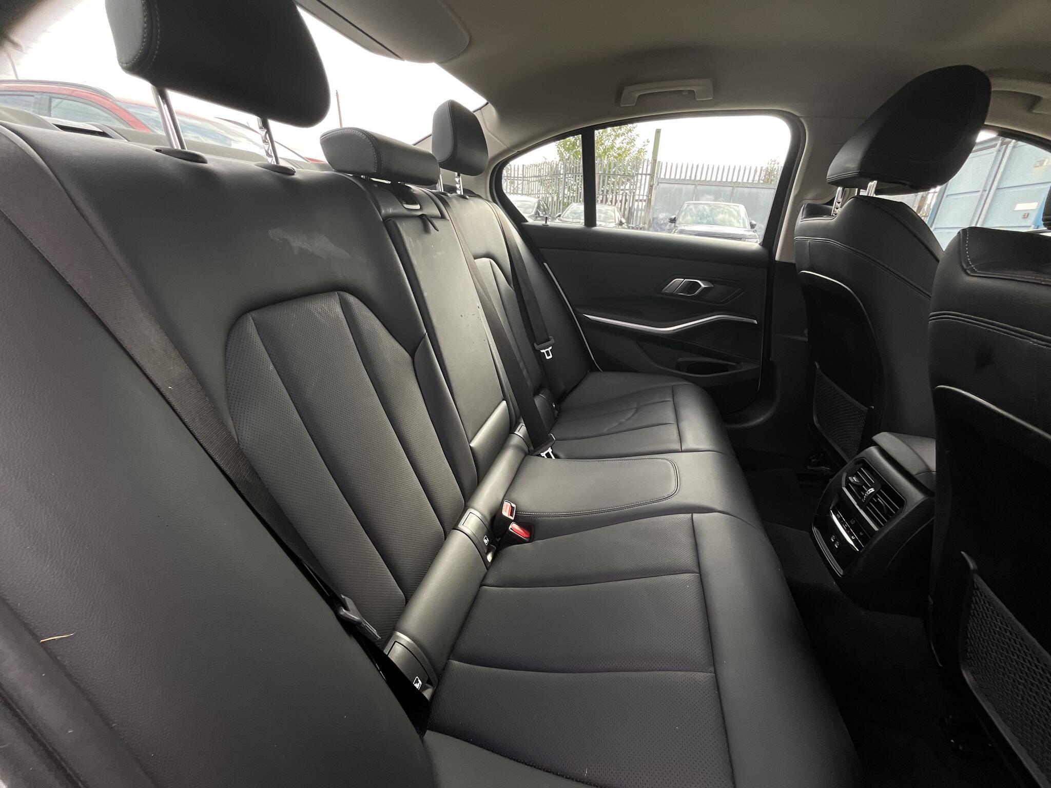 BMW 3 Series - Image 11