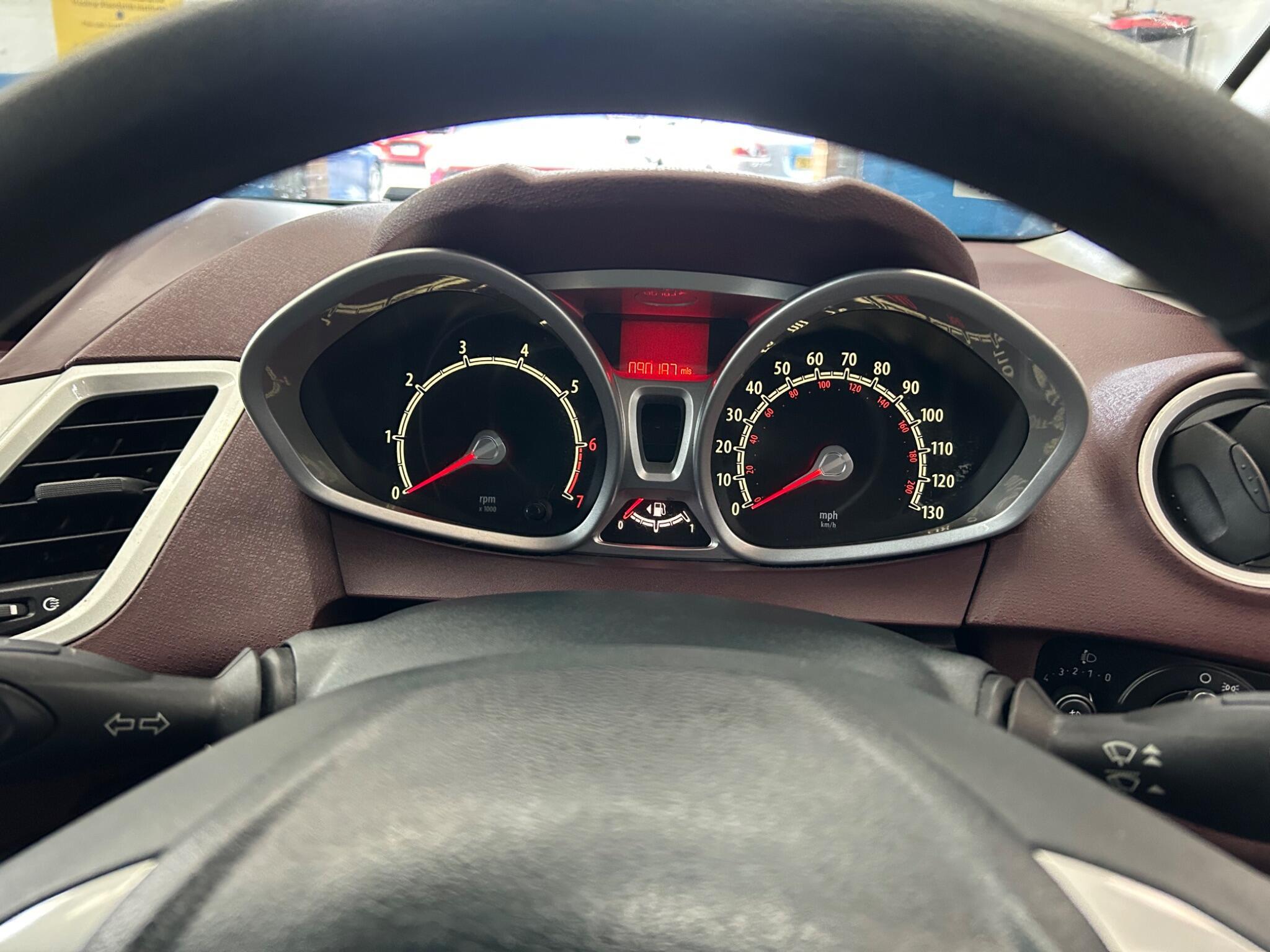 Ford Fiesta - Image 11