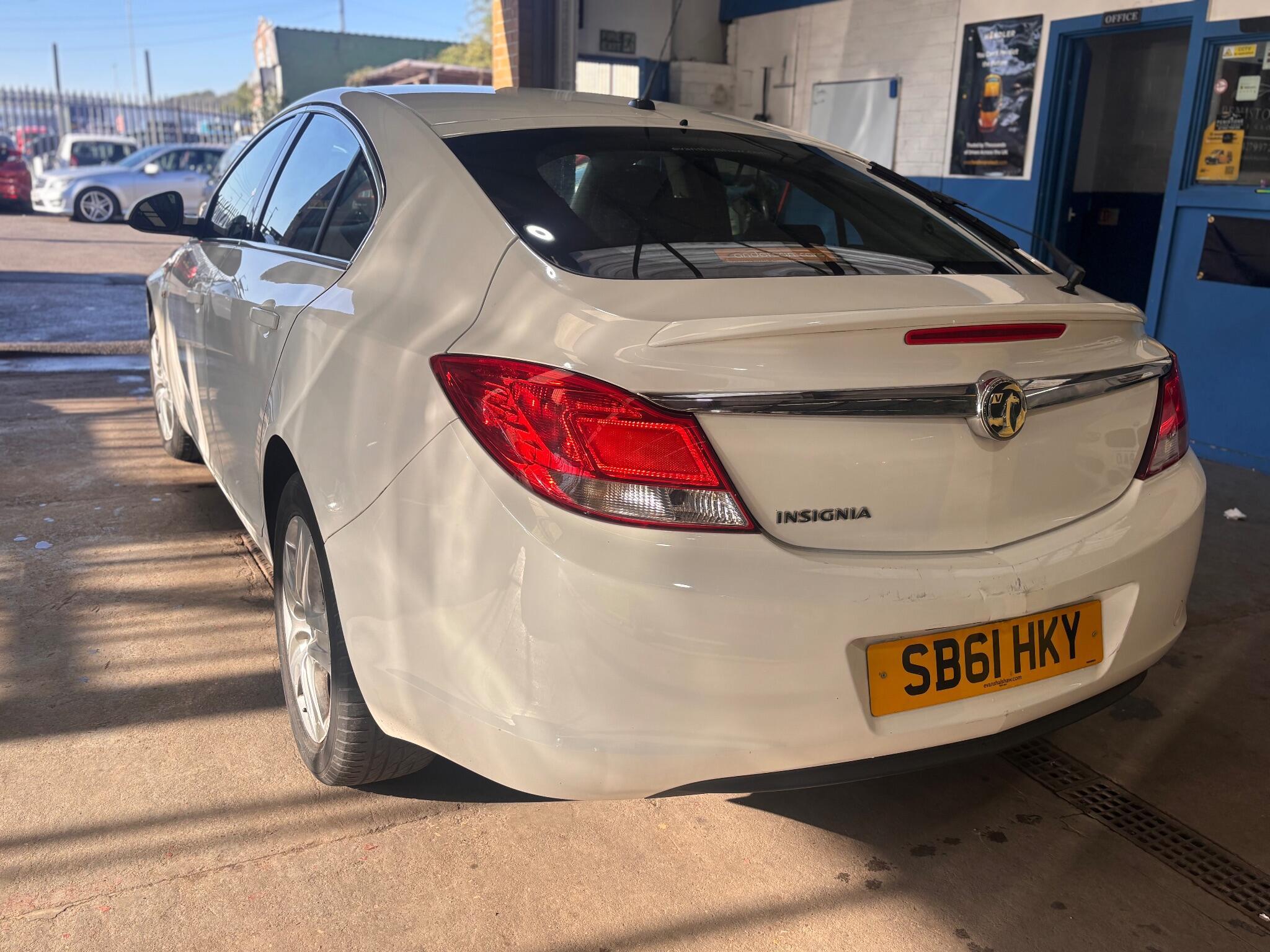 Vauxhall Insignia - Image 10