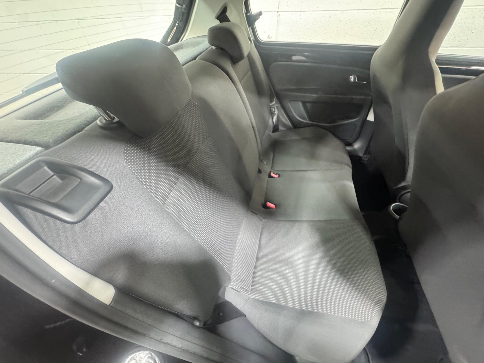 Volkswagen up! - Image 12