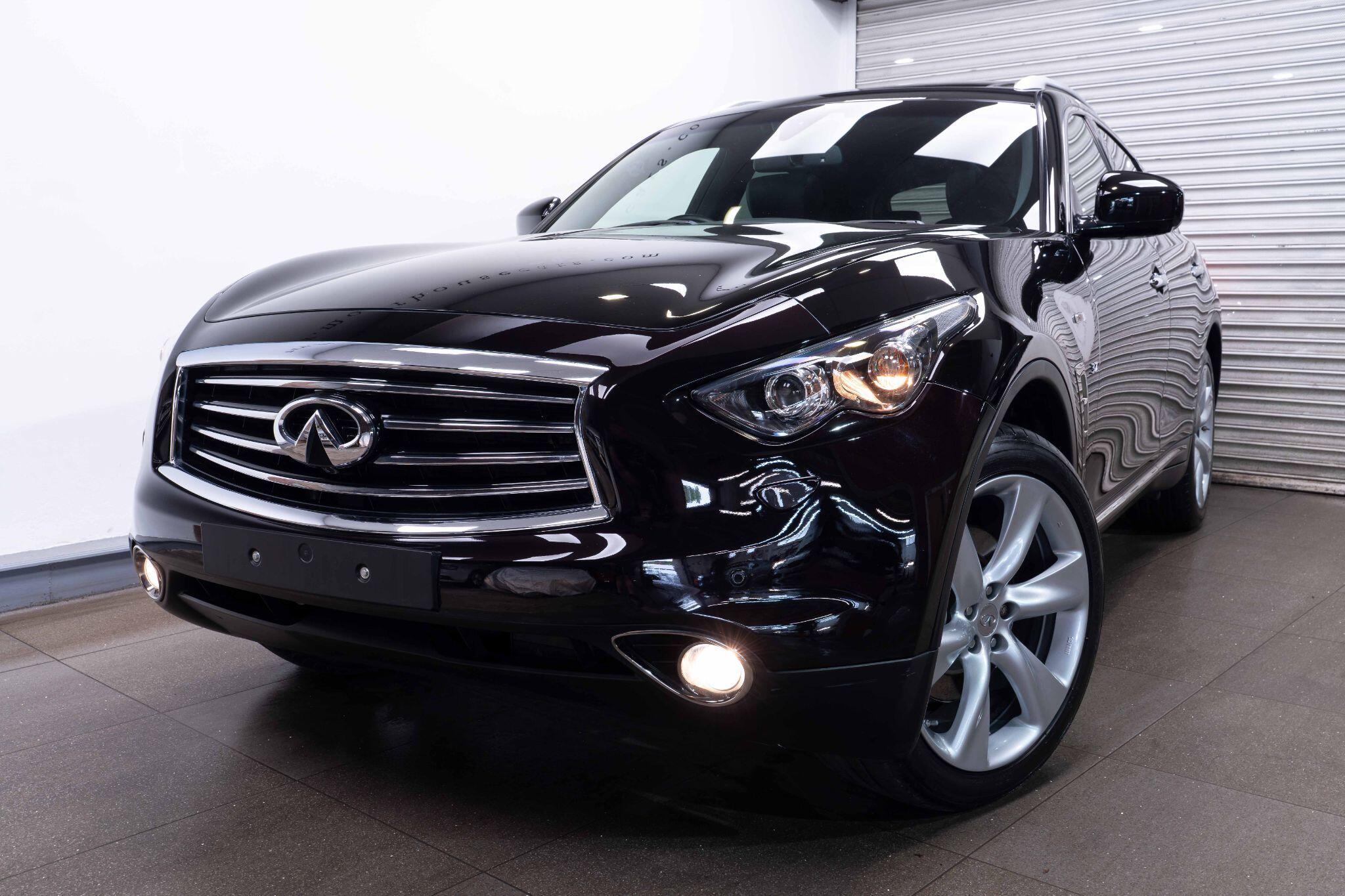 Infiniti QX70 - Image 3