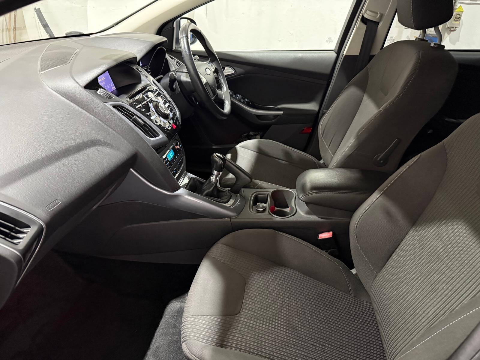 Ford Focus - Image 15