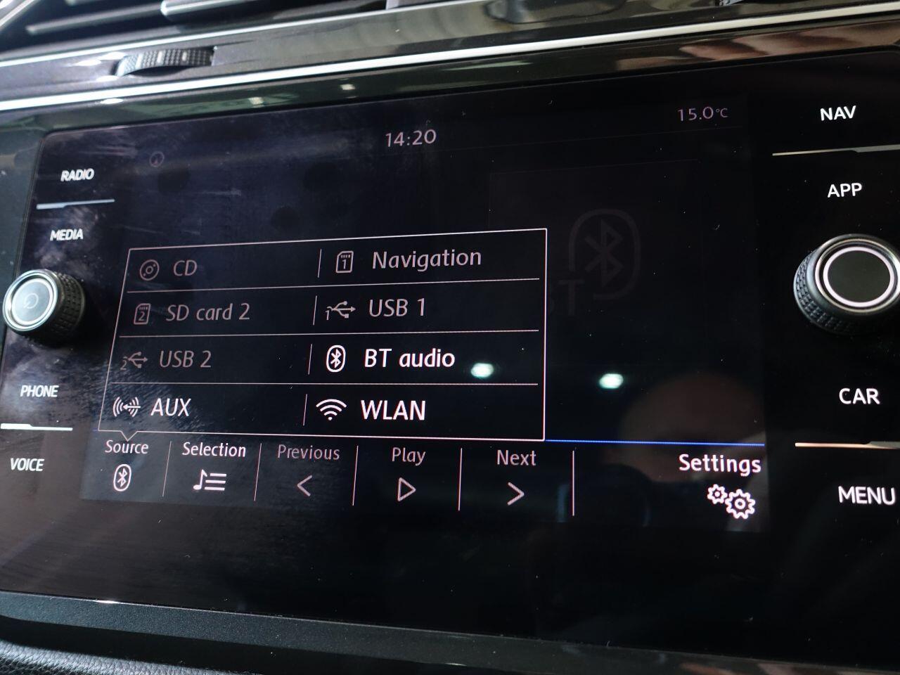 Volkswagen Tiguan - Image 34