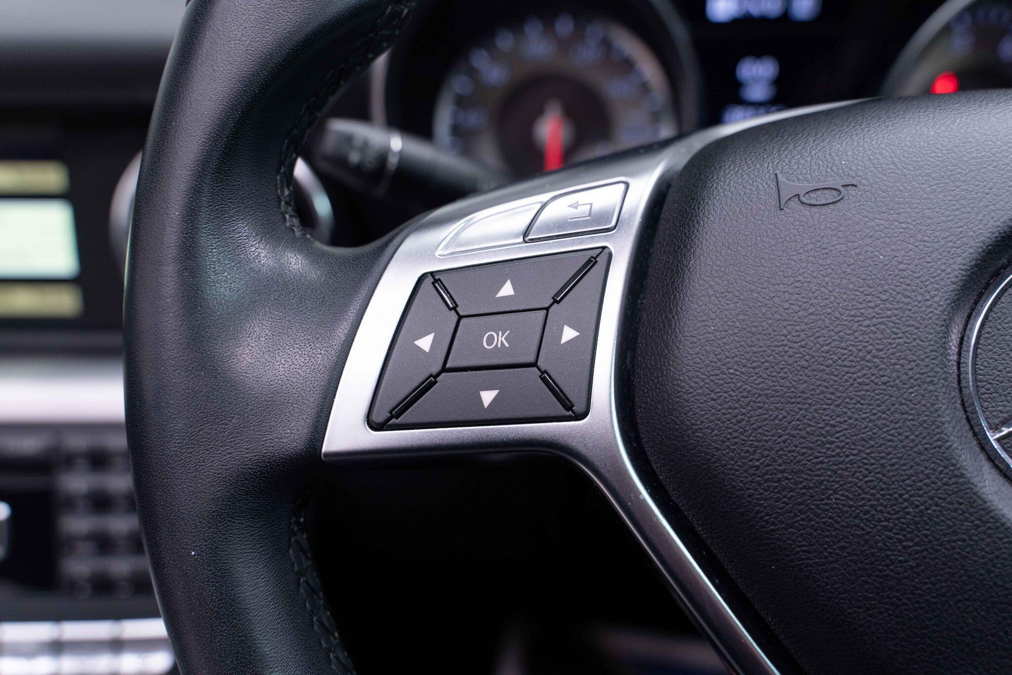 Mercedes SLK - Image 18