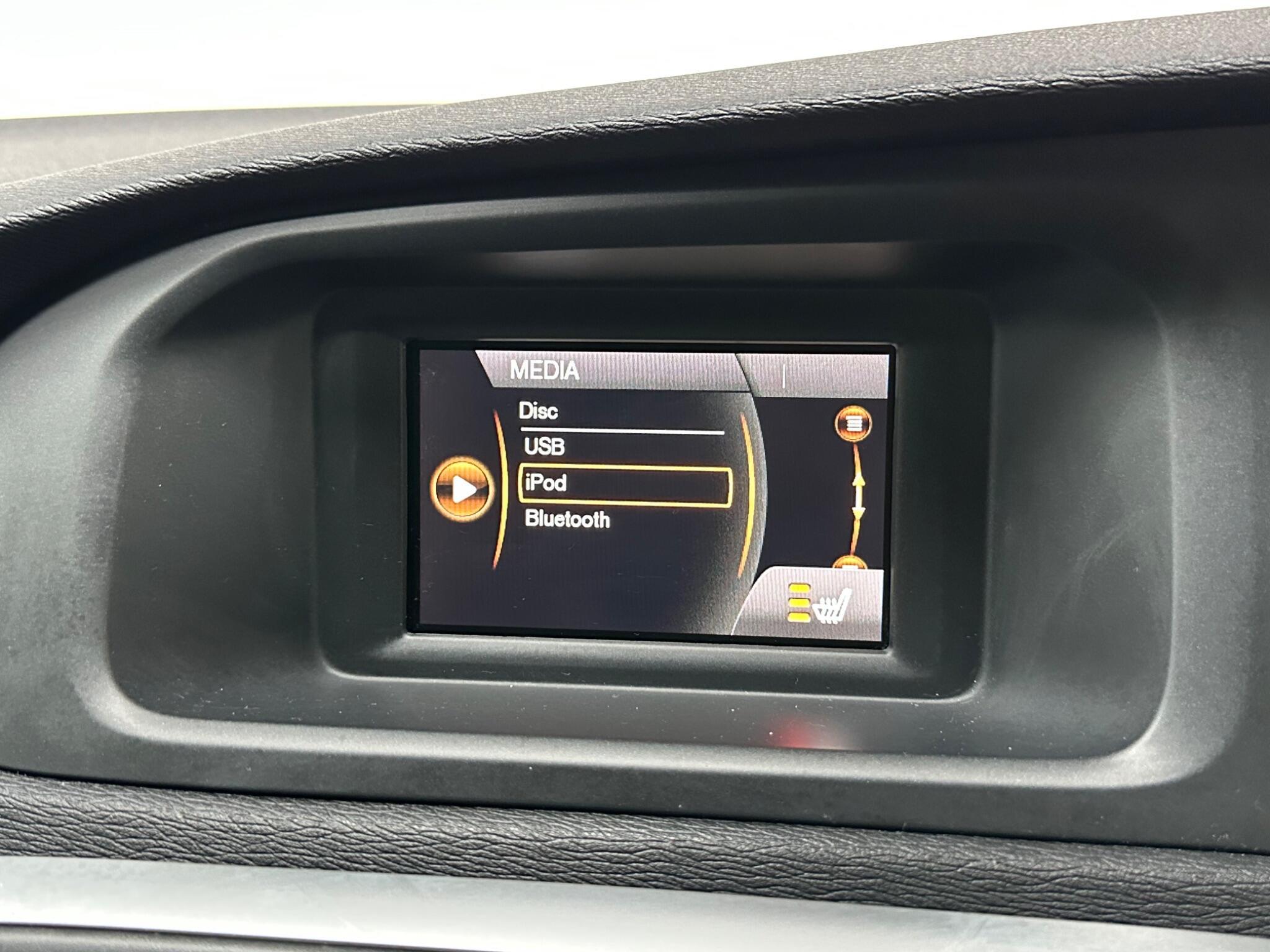 Volvo V40 - Image 13