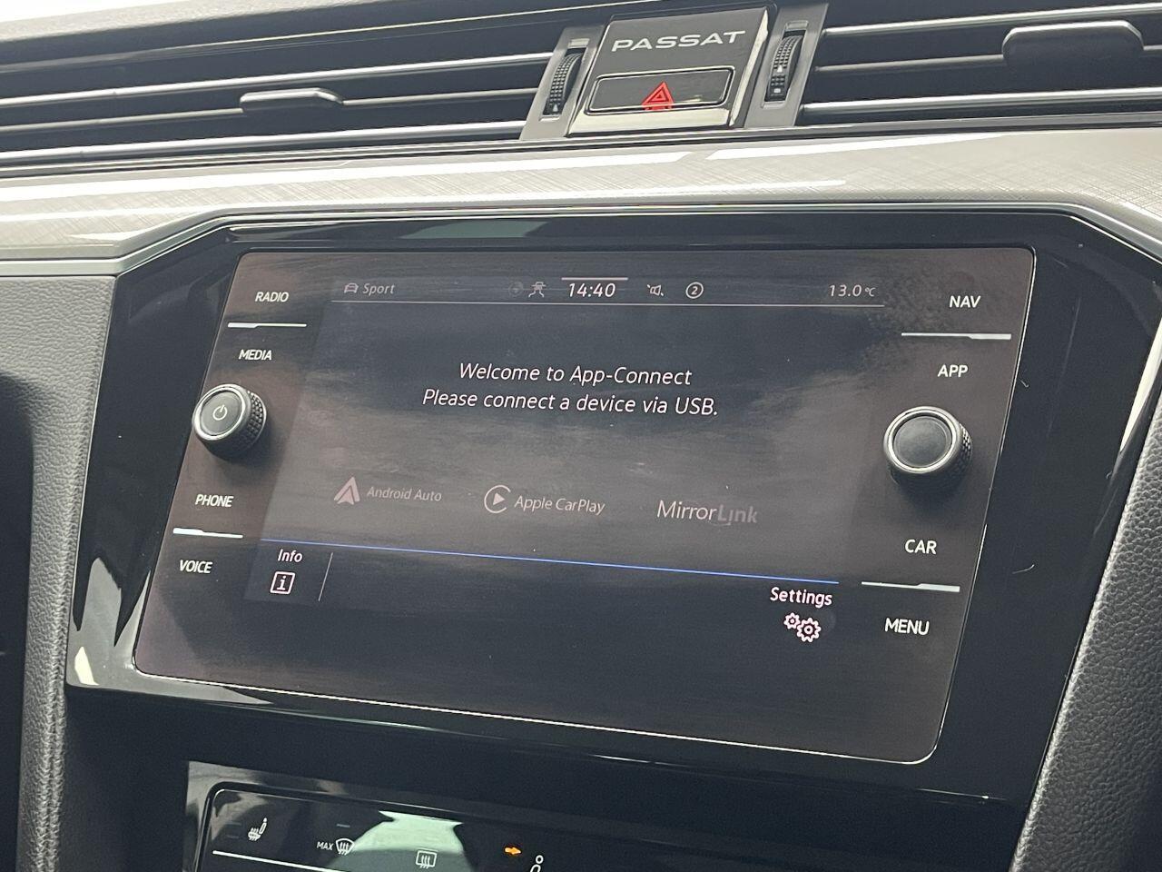 Volkswagen Passat - Image 40